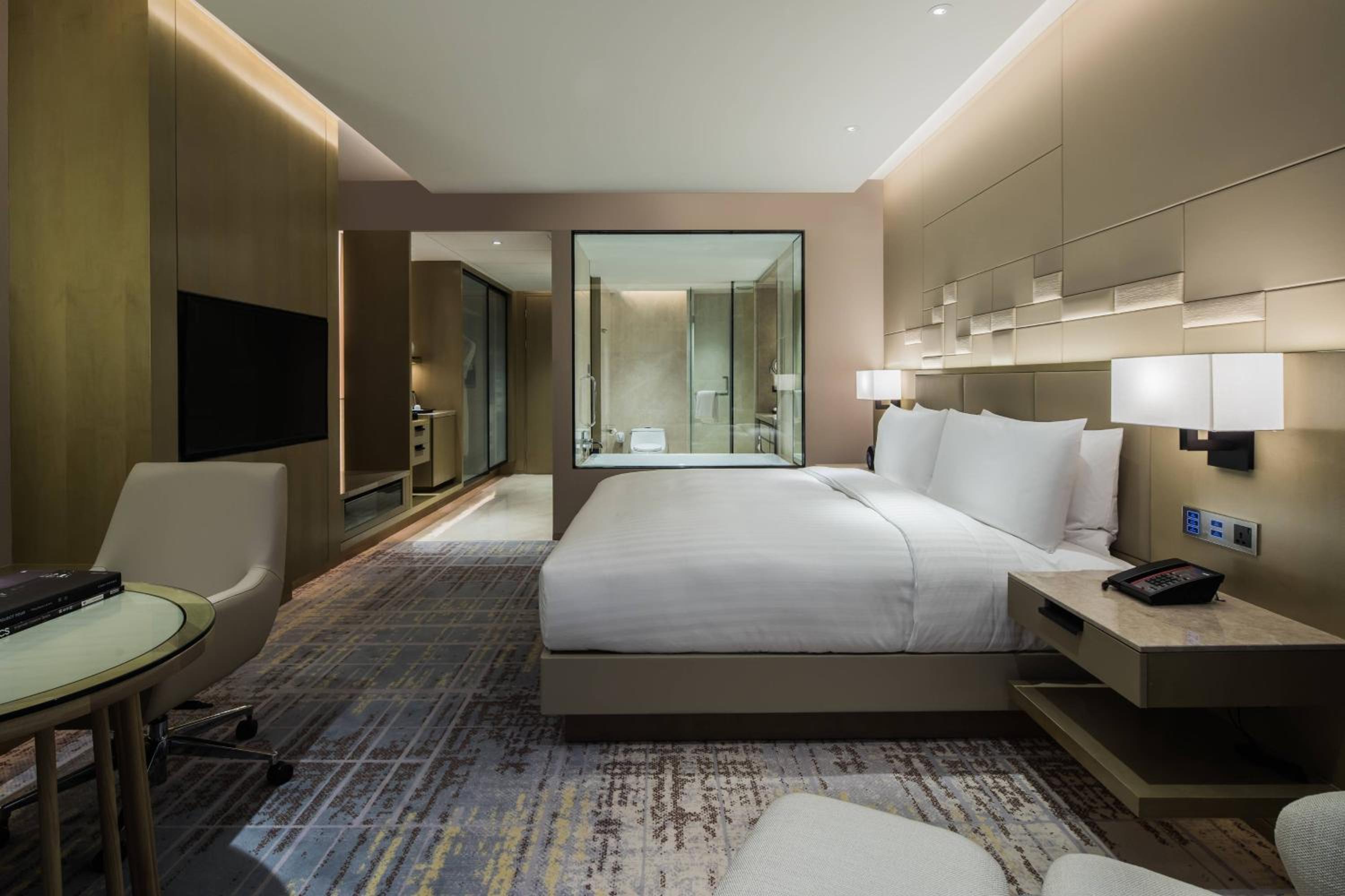 Executive Deluxe King Bed Room