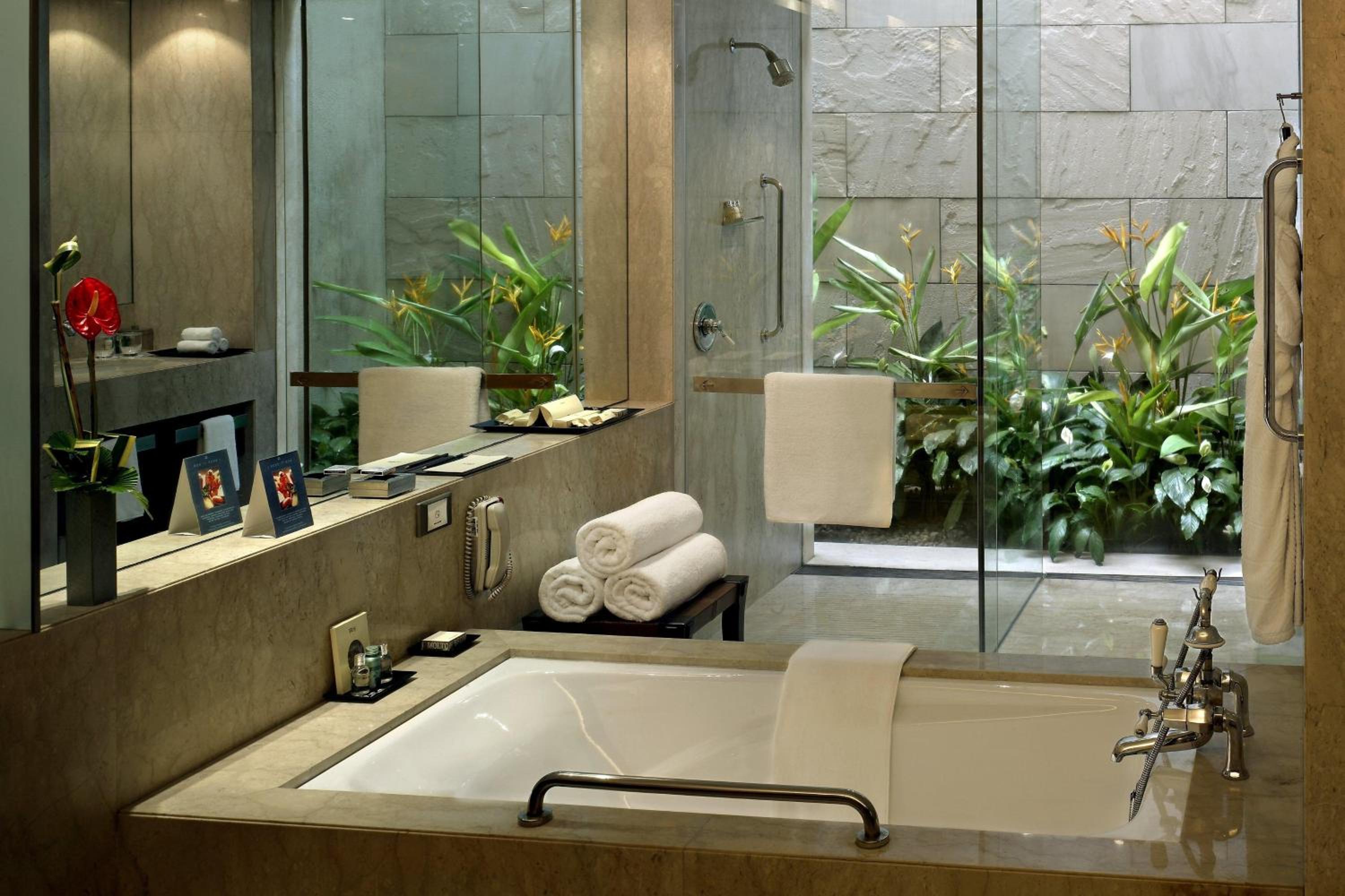 Deluxe 1 Bedroom Suite, 1 King, Garden view Deluxe 1 Bedroom Suite, 1 King, Garden view