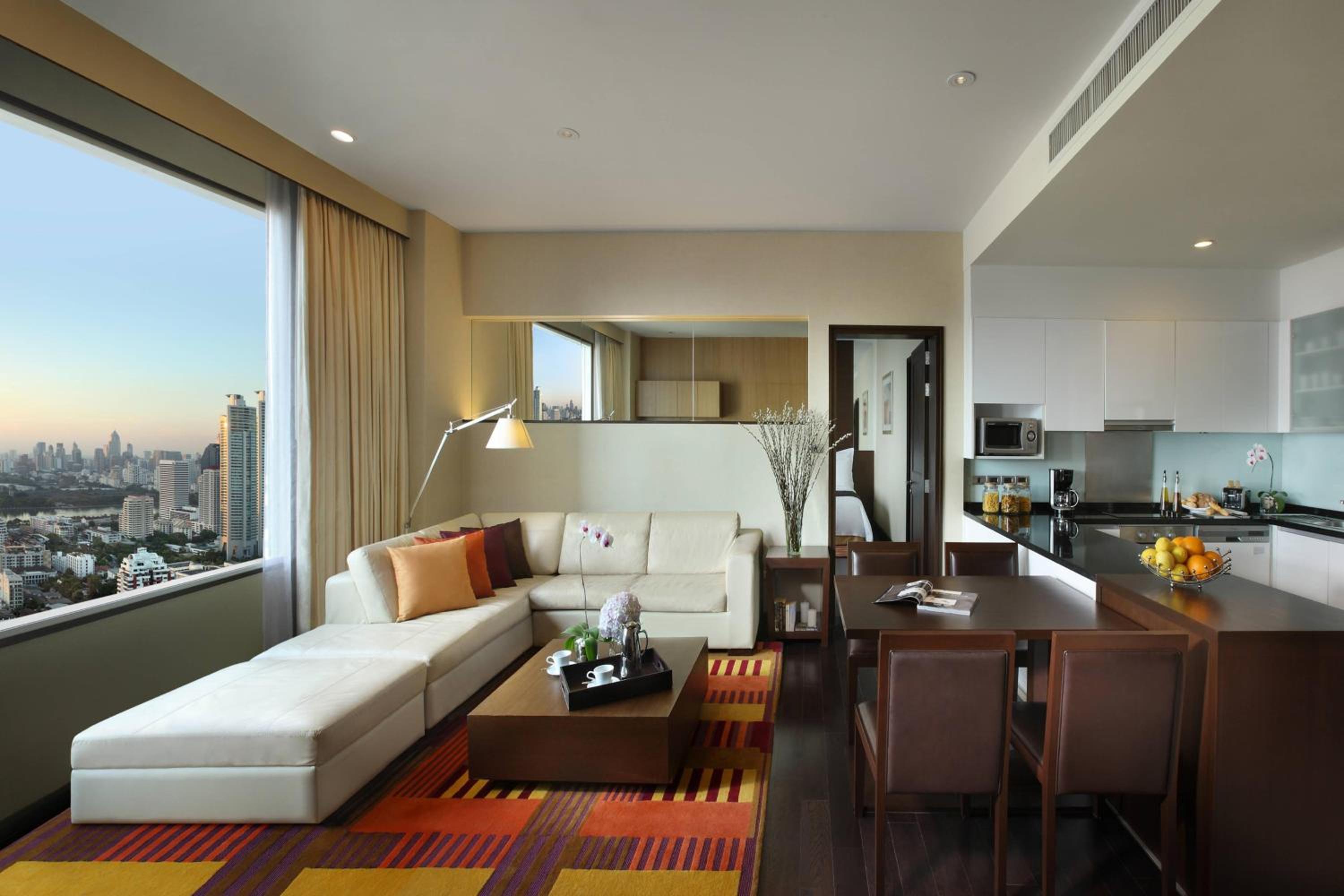 Two-Bedroom Apartment with City View, with Bathtub photo 3