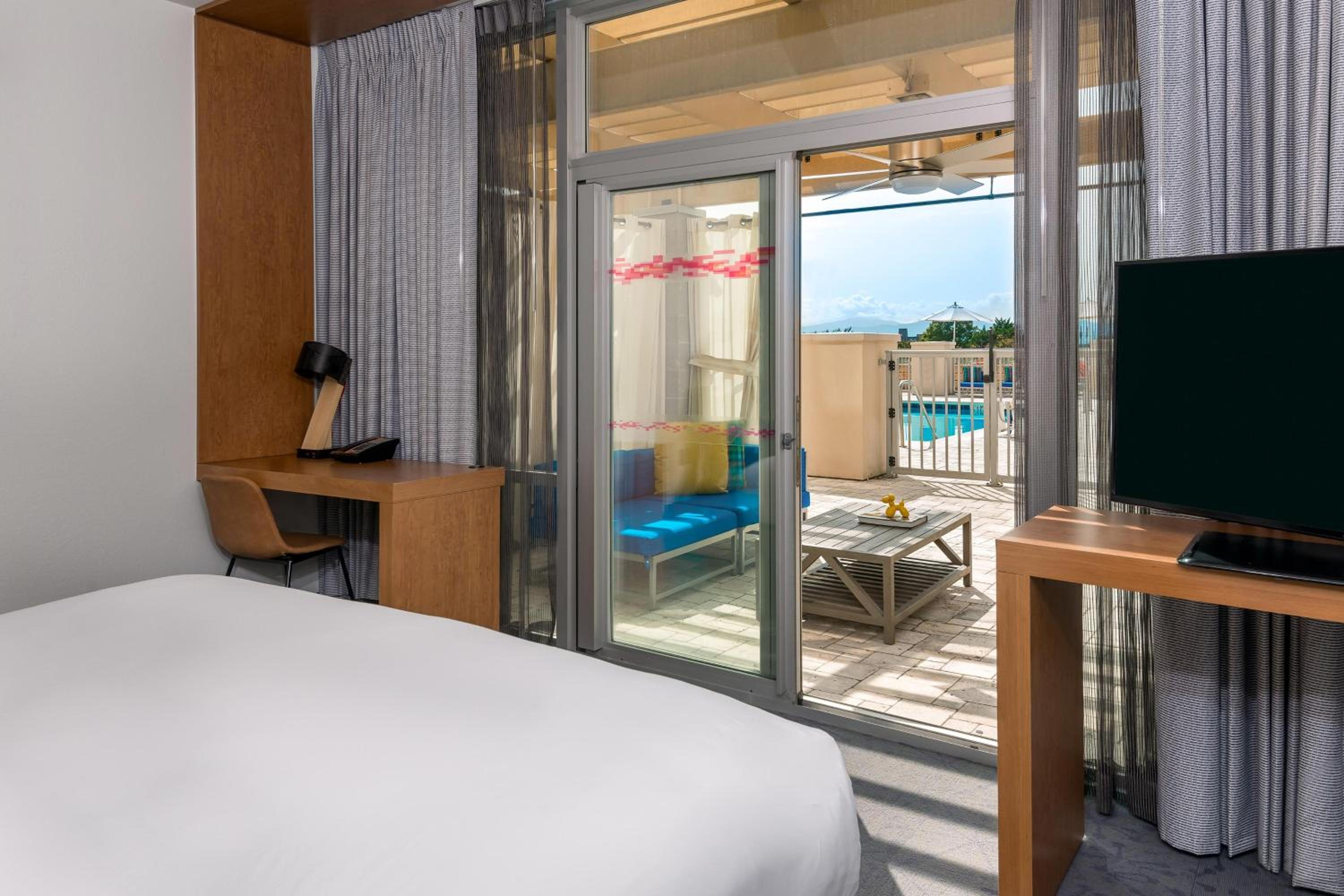 King Room with Mountain View and Pool Access - Photo 1
