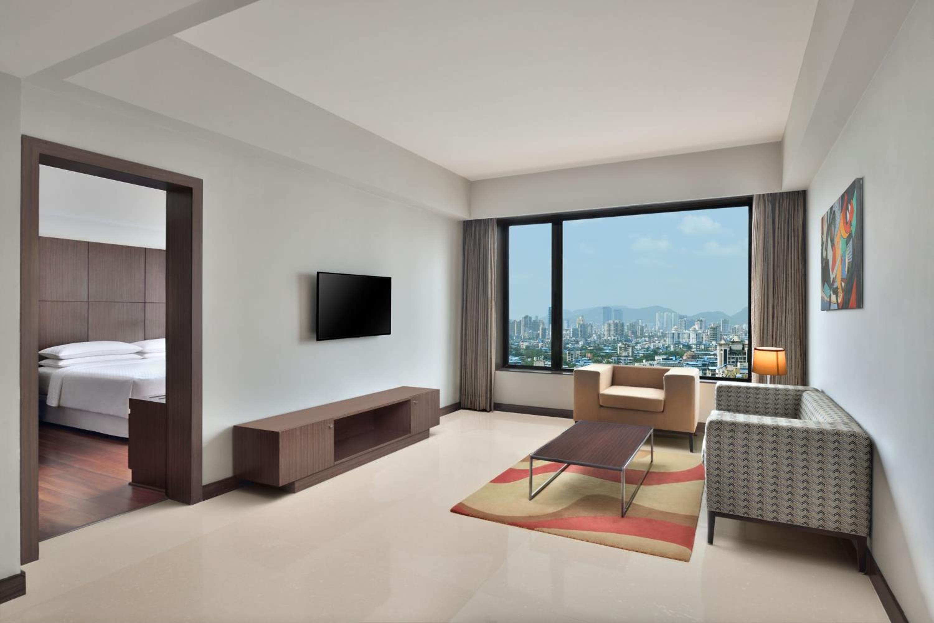 Executive Suite with City View - Photo 1