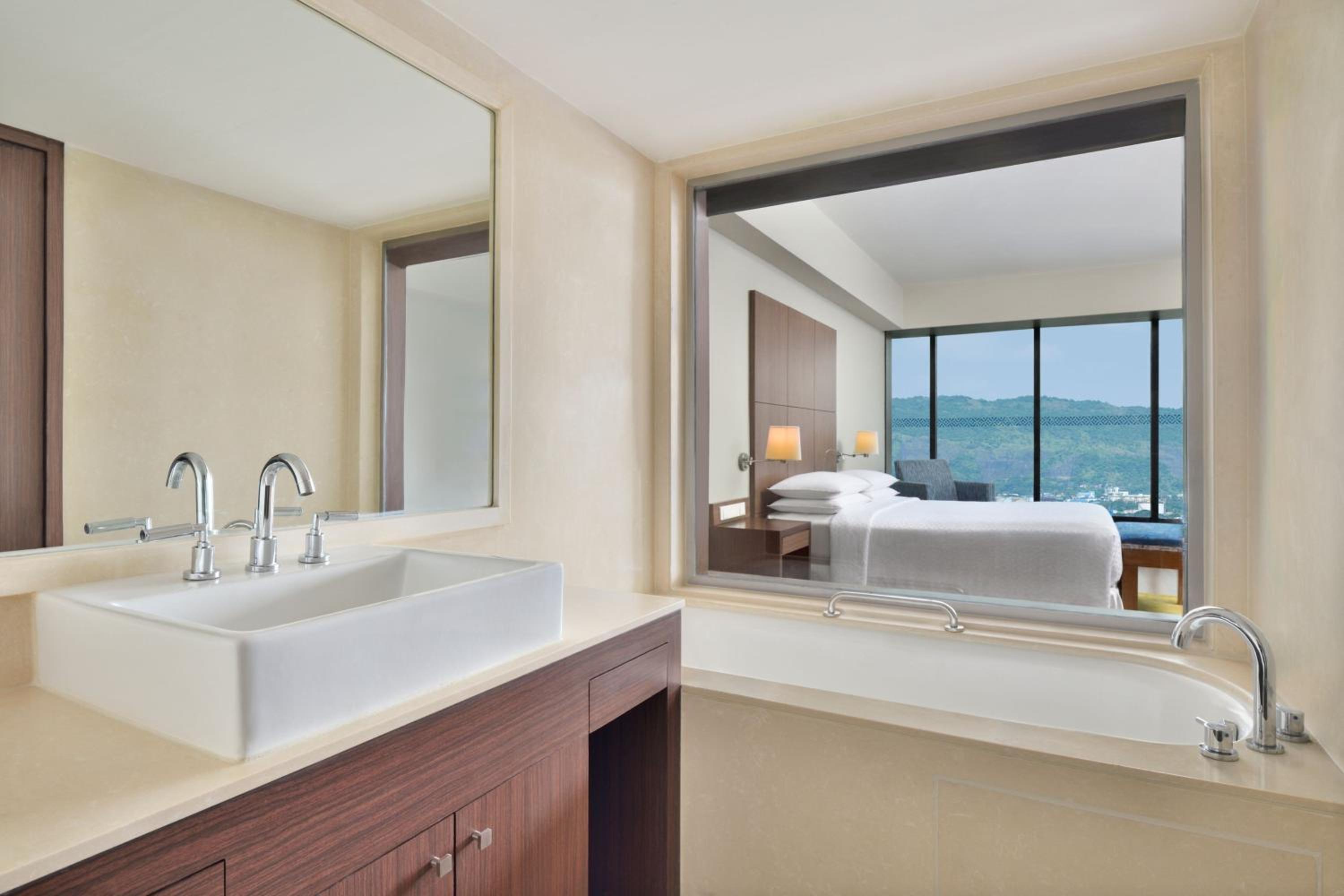 Premier King Suite with Pool View