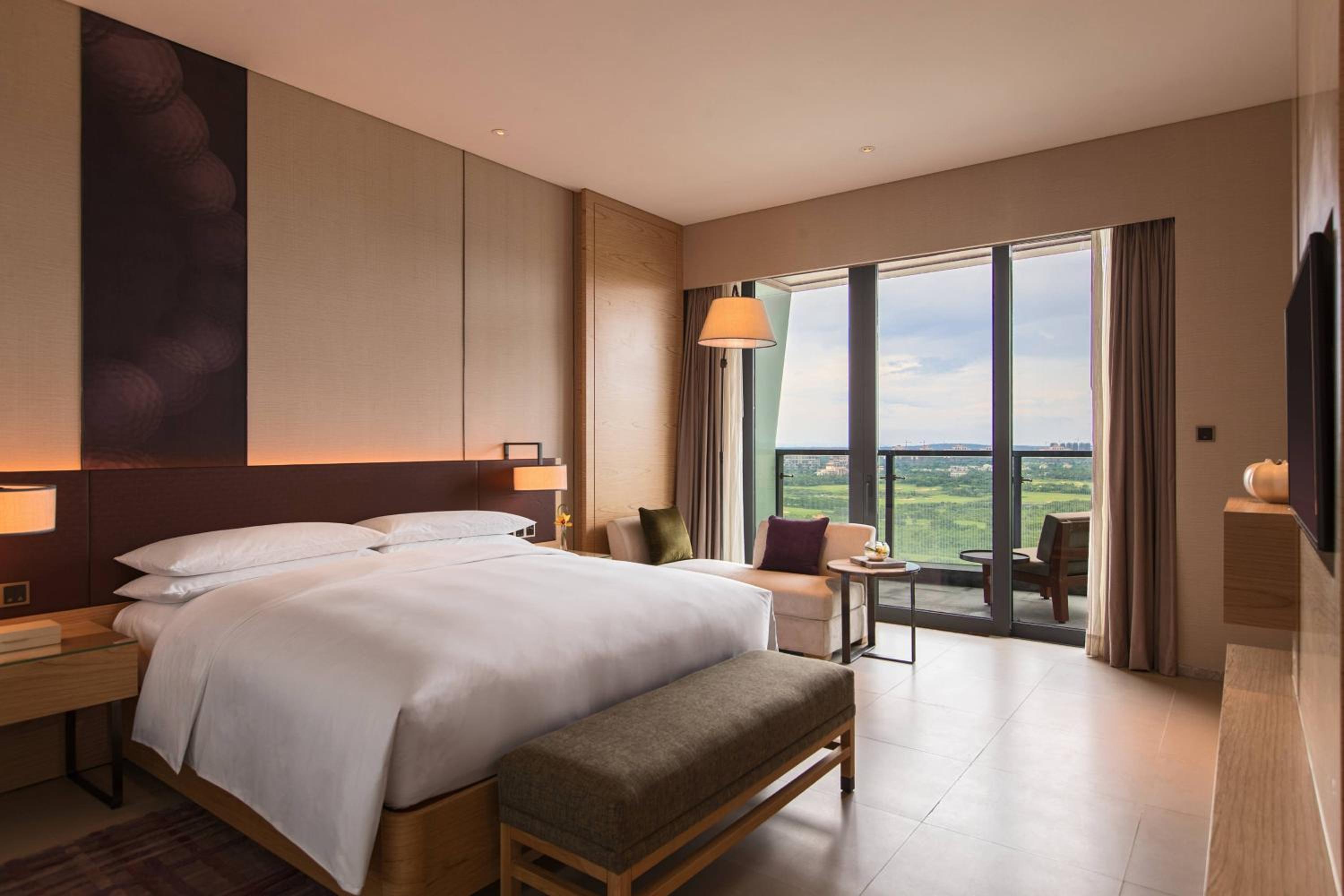 Club Room, Club lounge access, Guest room, 1 King photo 2