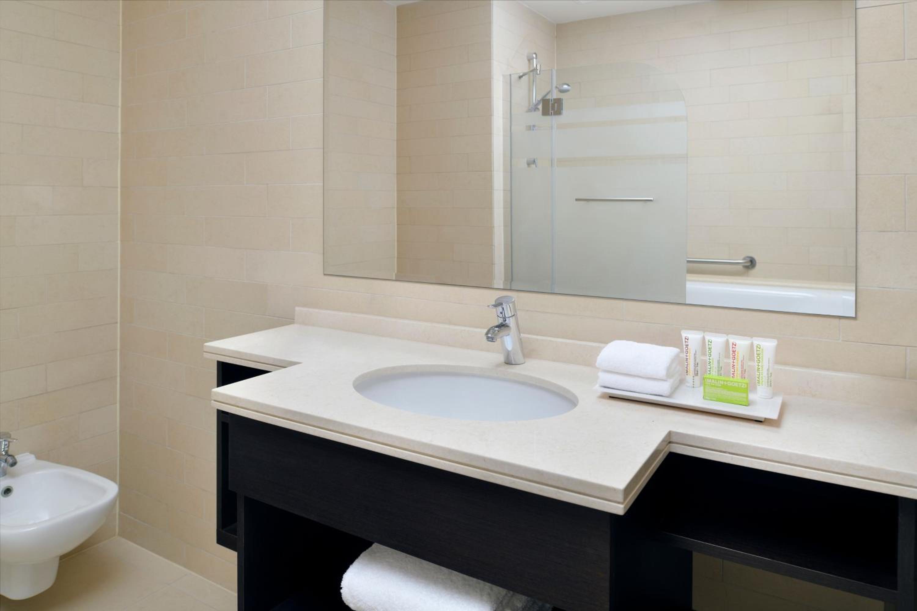 Le Meridien Club Twin Room with Beach Access	 - Photo 4