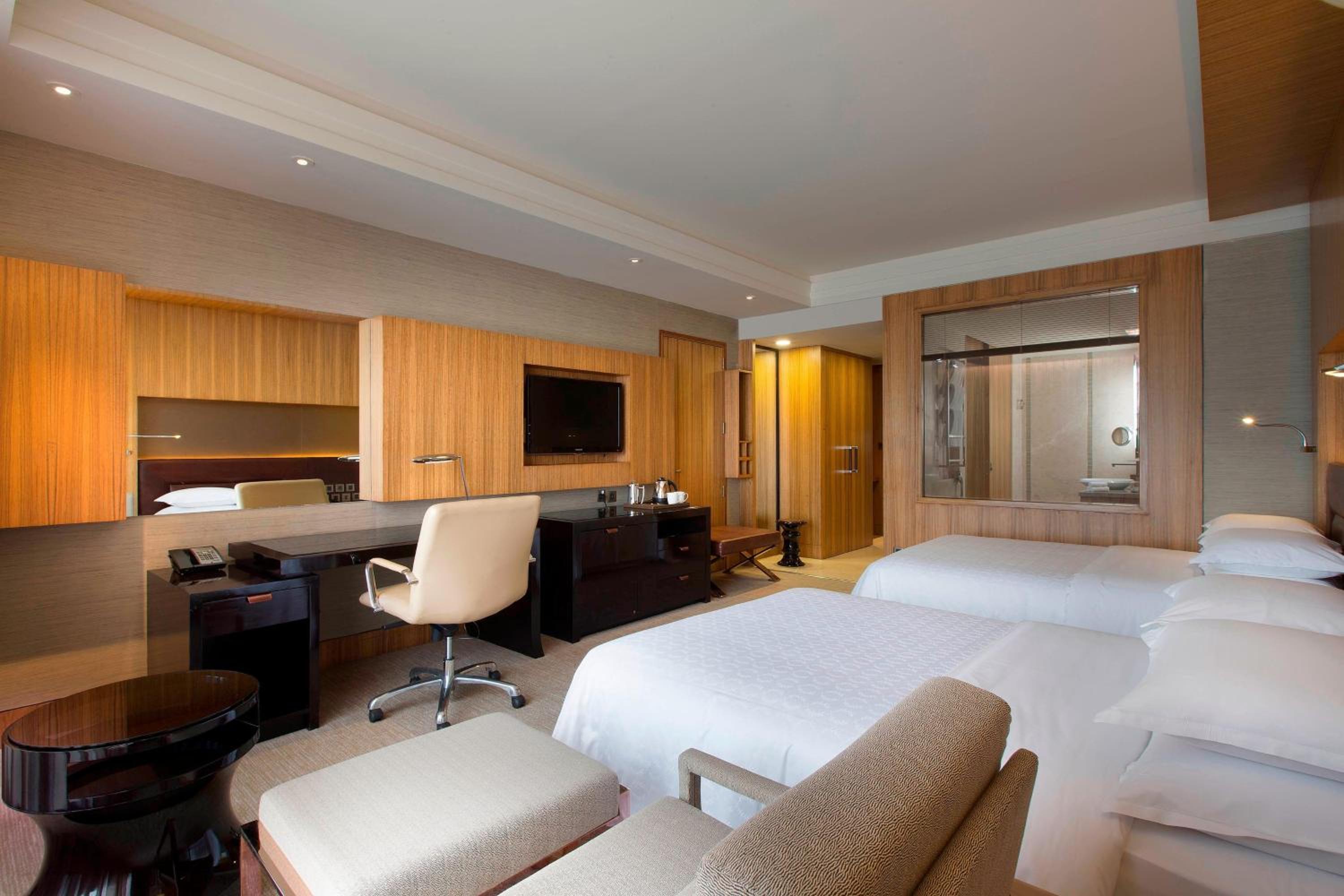 Guest Room, 2 Queen Beds - Photo 2