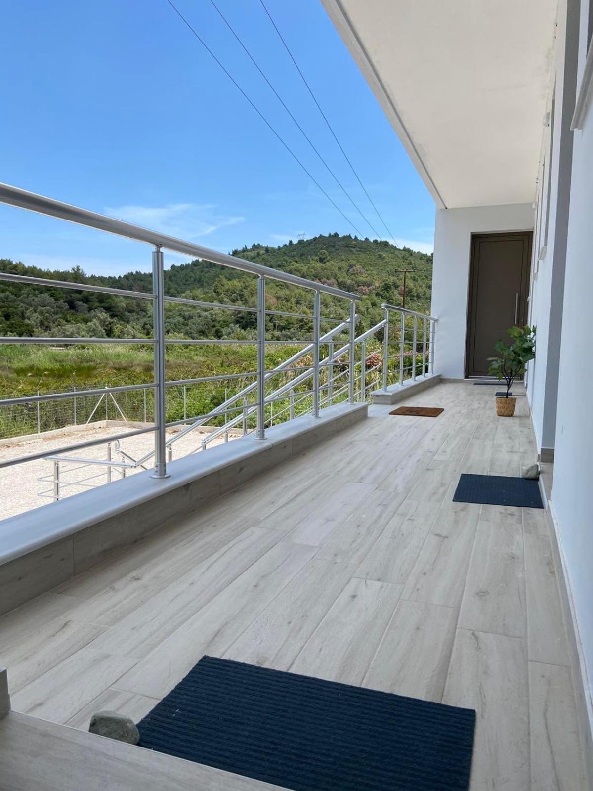 Family Room with Terrace photo 3