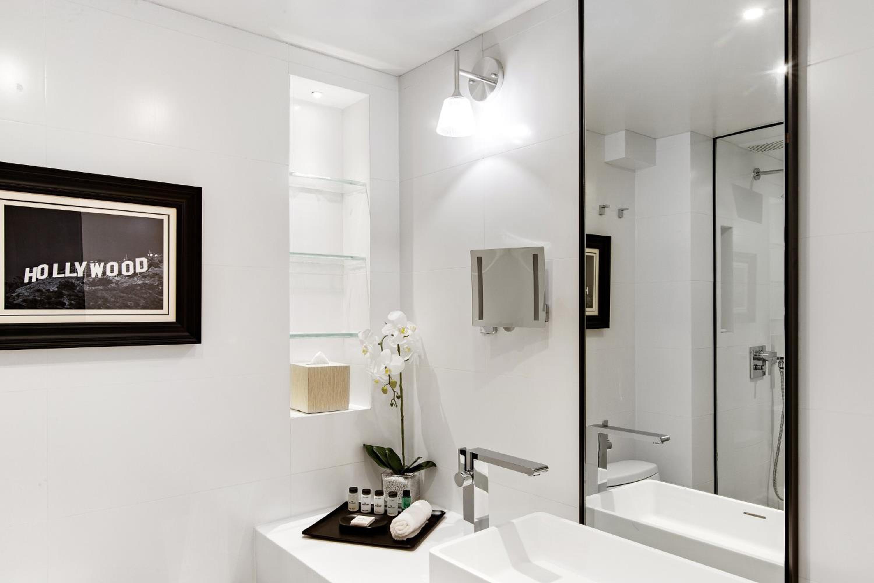Guest Room, 1 King - Photo 5