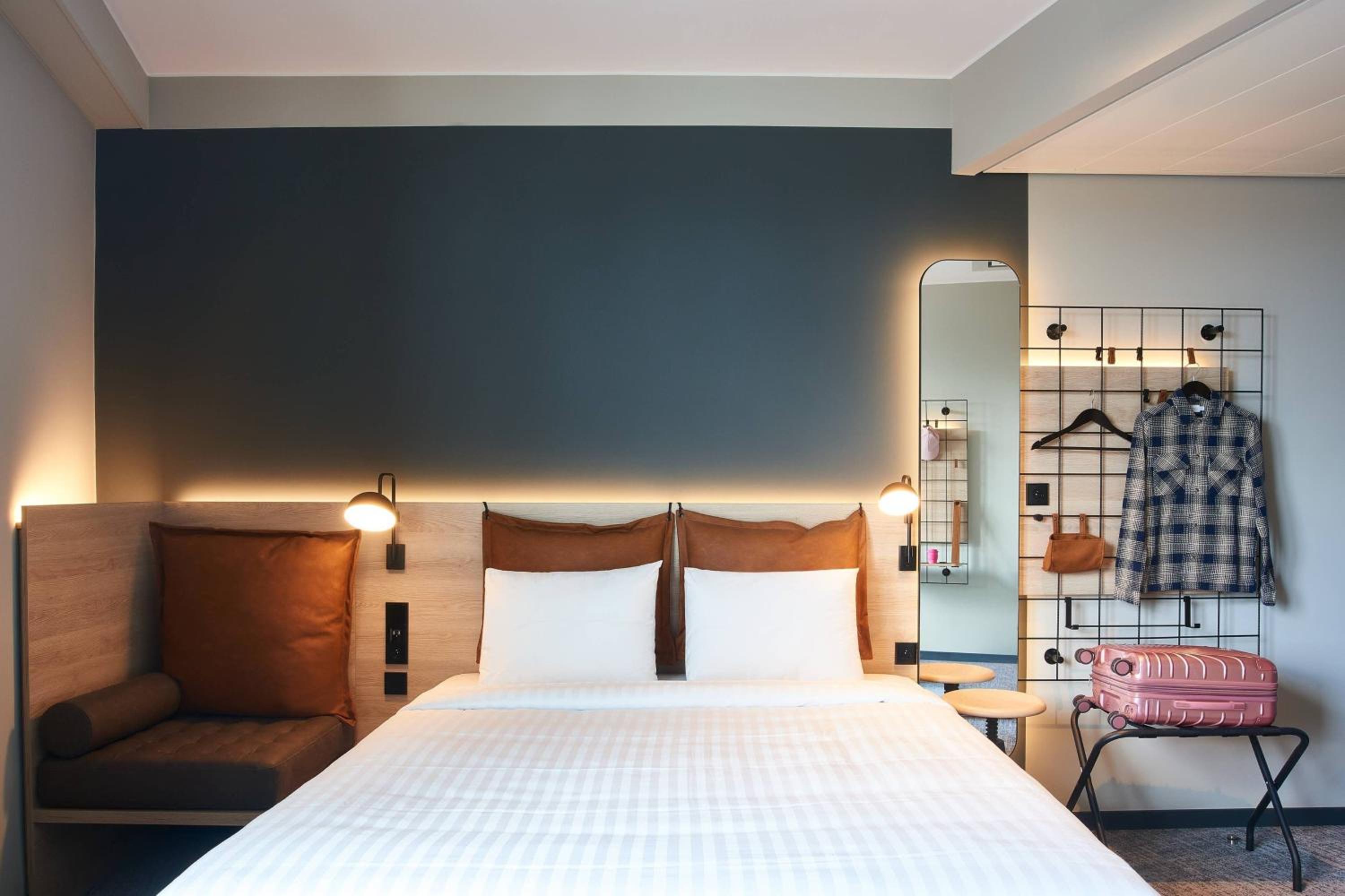 Moxy Queen Room with Balcony - High Floor - Photo 1