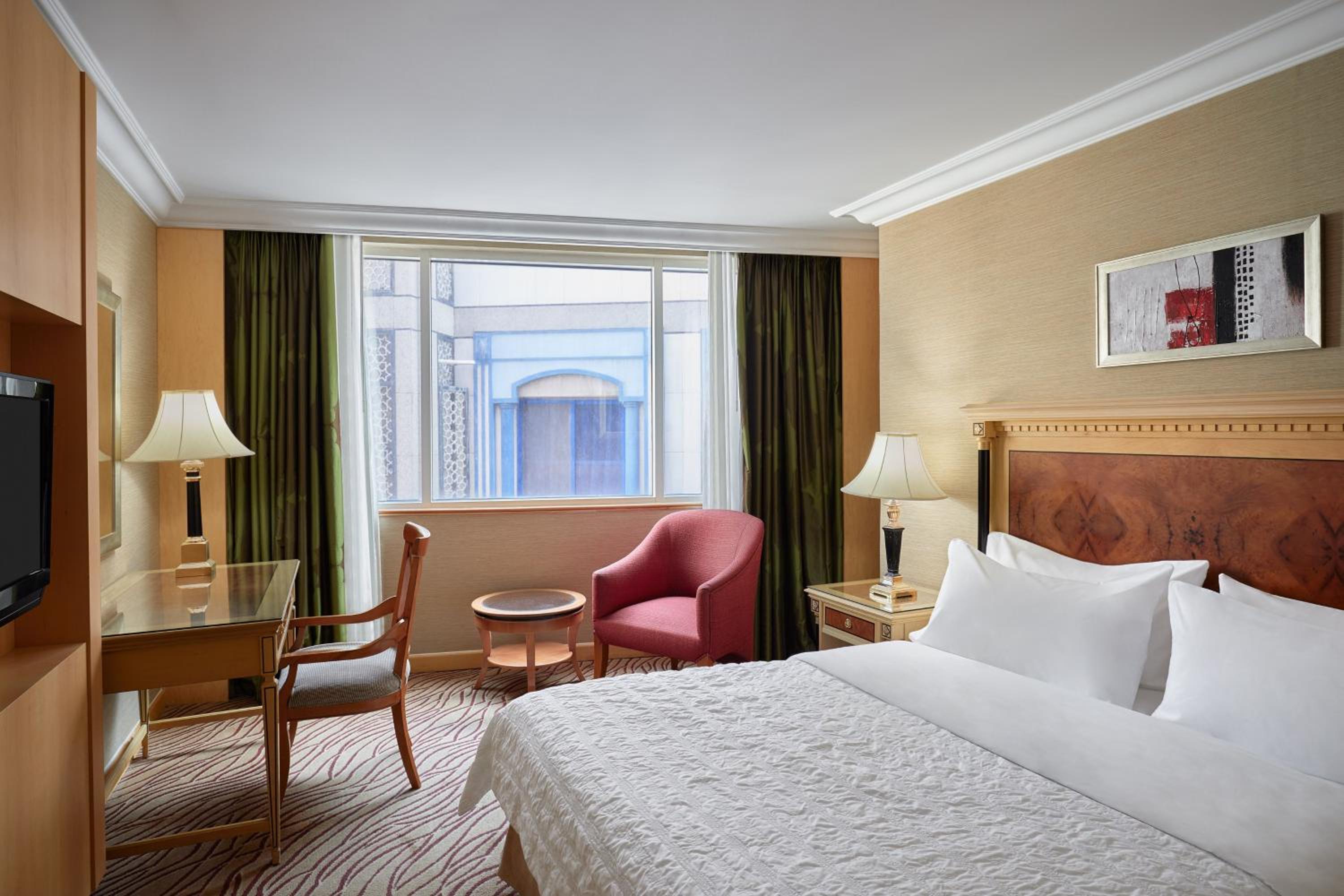 Classic Guest Room, Guest room, 1 Queen, City view