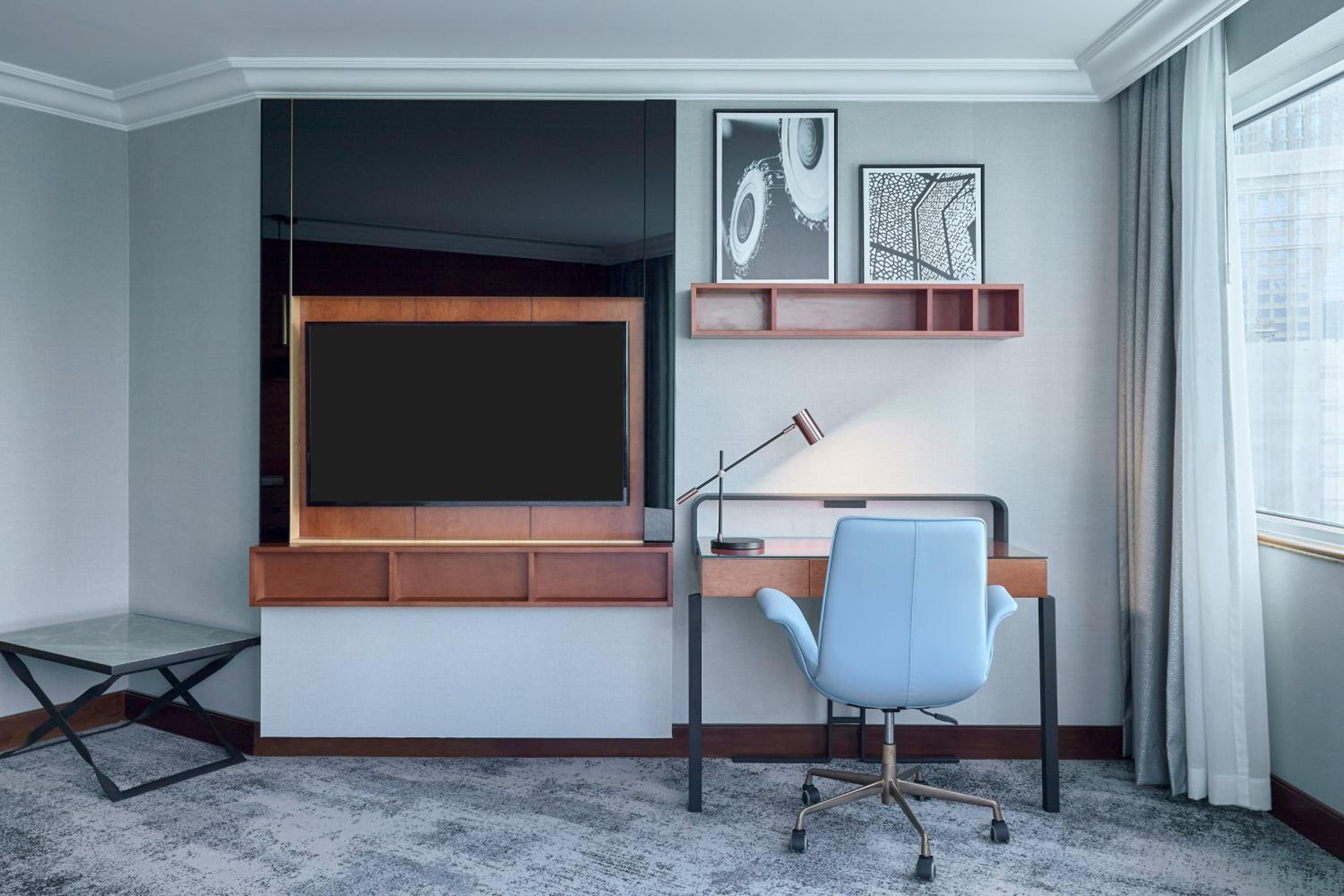 Superior Guest Room, Guest room, 1 King, City view - Photo 3