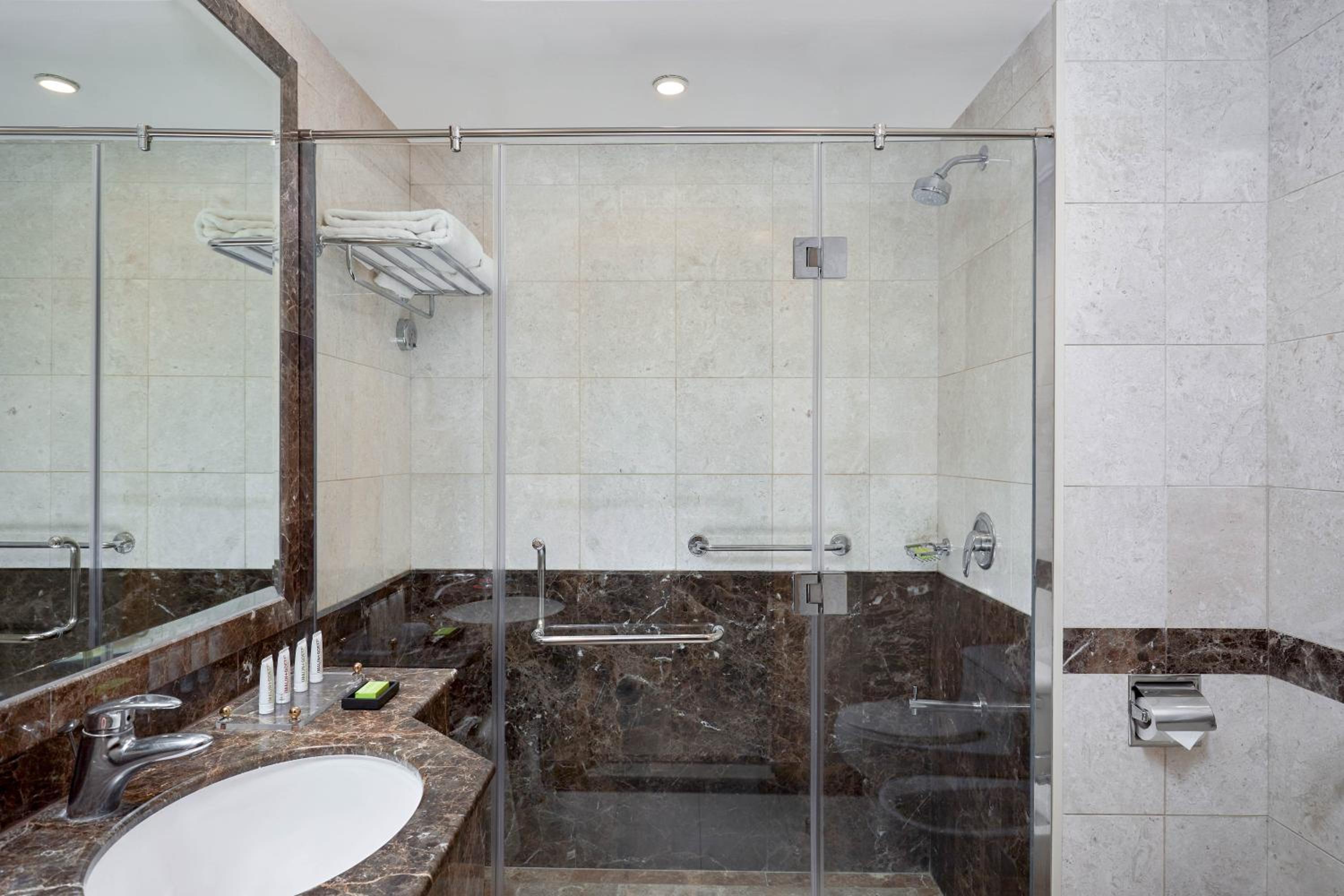 Superior Guest Room, Guest room, 1 King, City view - Photo 6