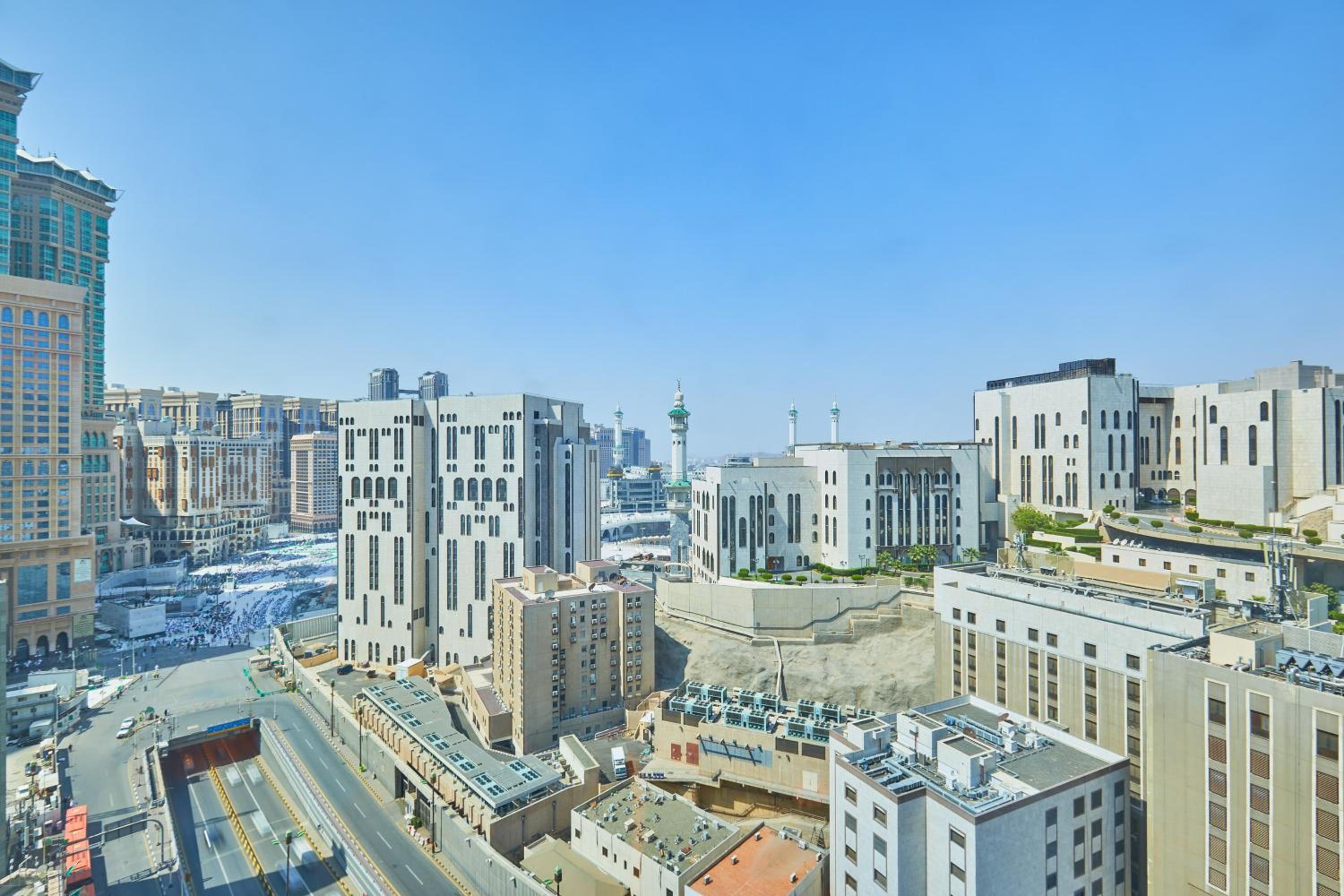 Superior Guest Room, Guest room, 1 King, City view - Photo 2