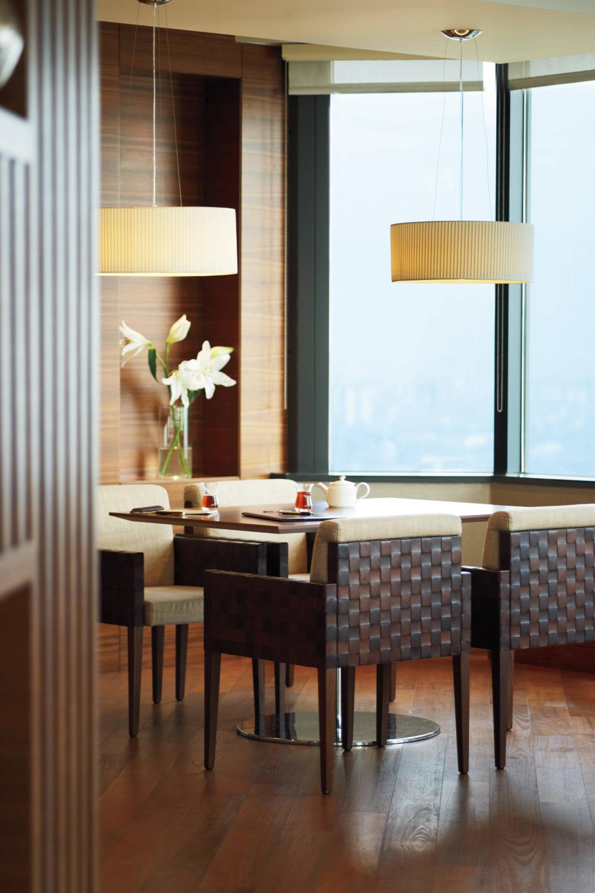 Club Room with Club Lounge Access and Sea View