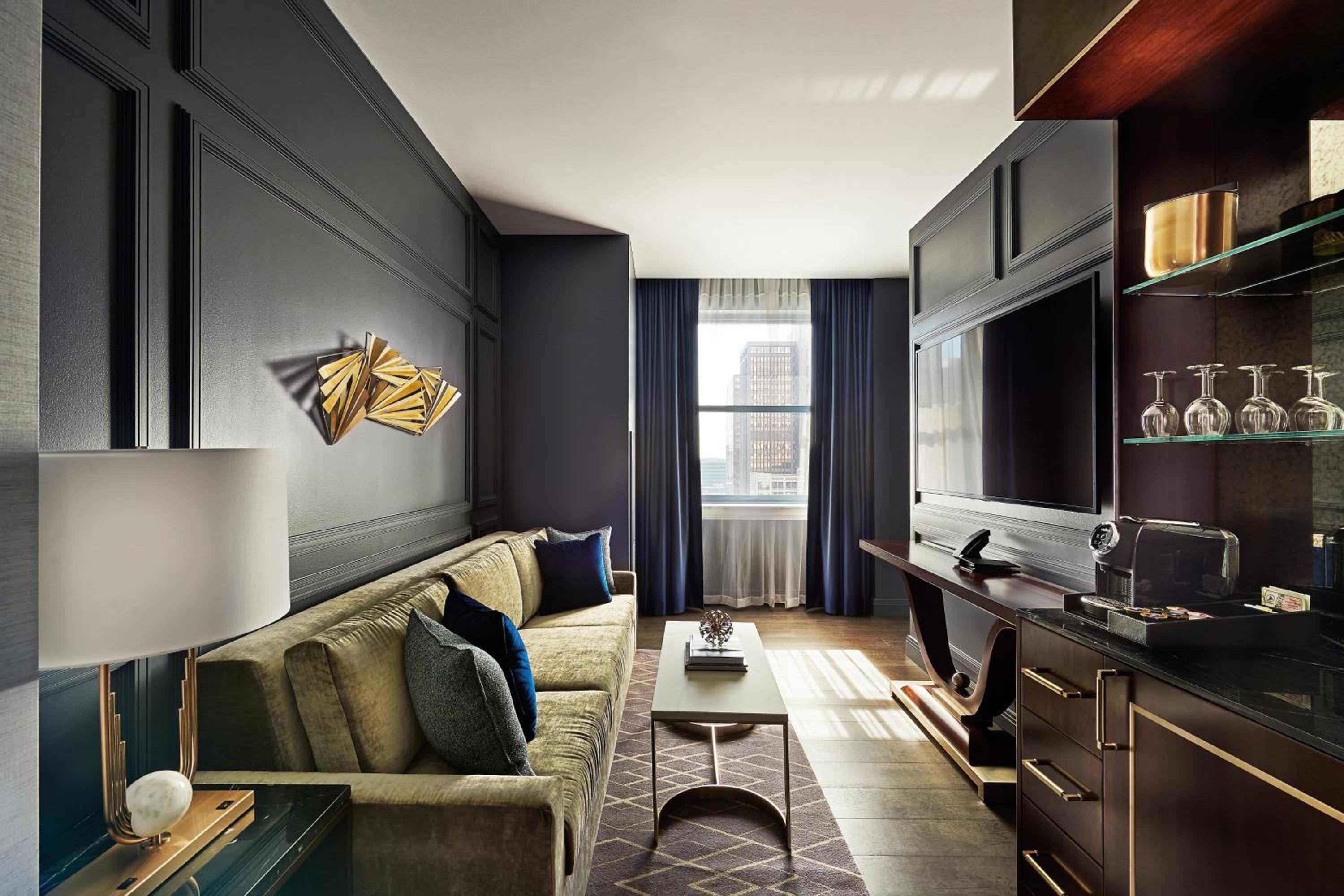 One-Bedroom Corner King Suite with Sofa Bed and City View