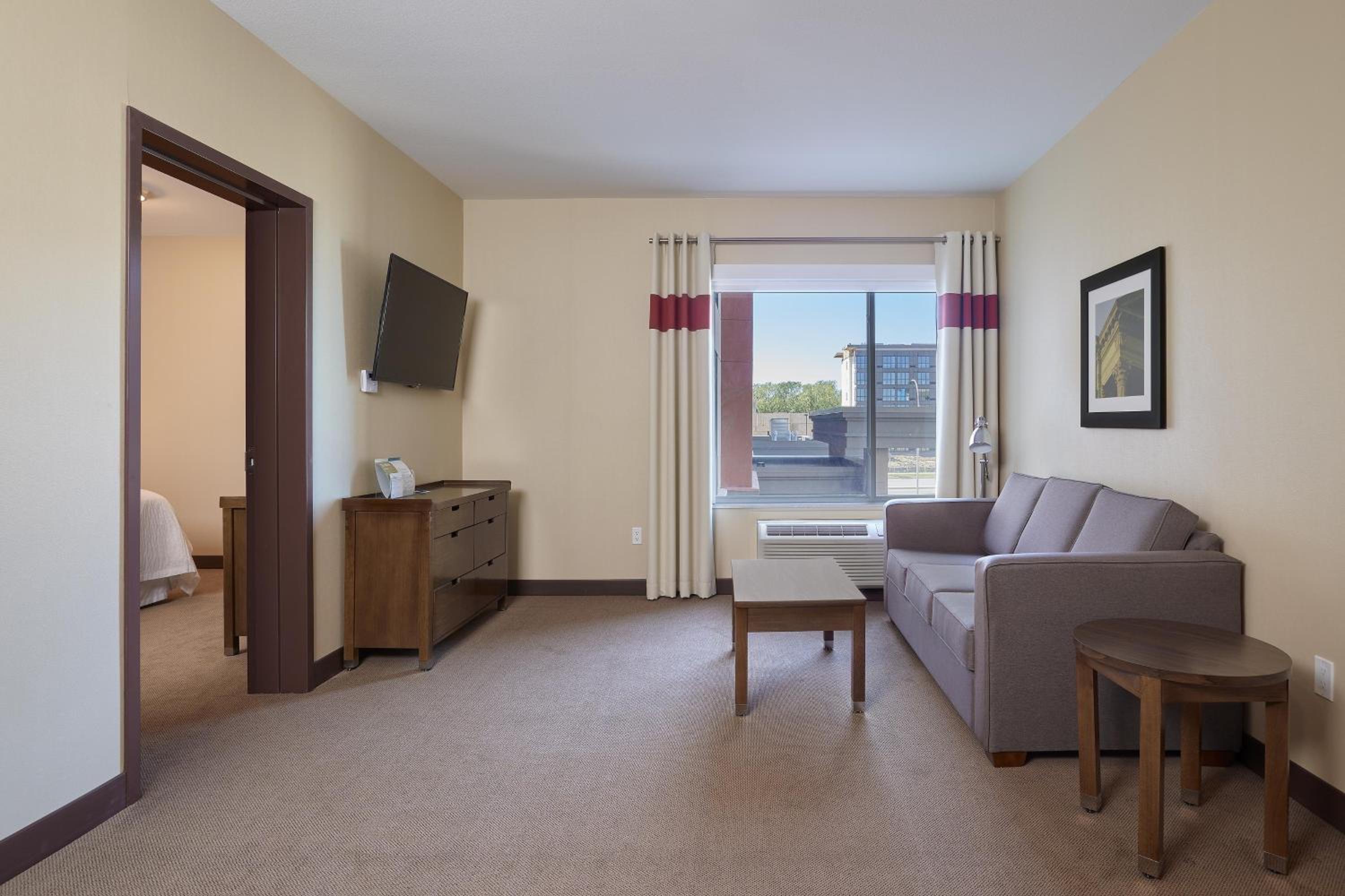 1 Bedroom Suite, 1 King, Sofa bed, Whirlpool