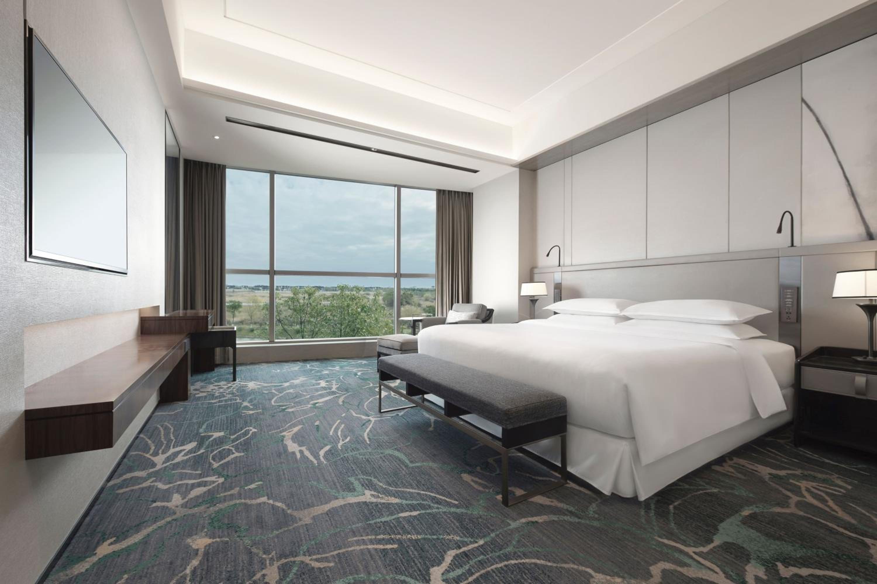 Deluxe Suite photo 2