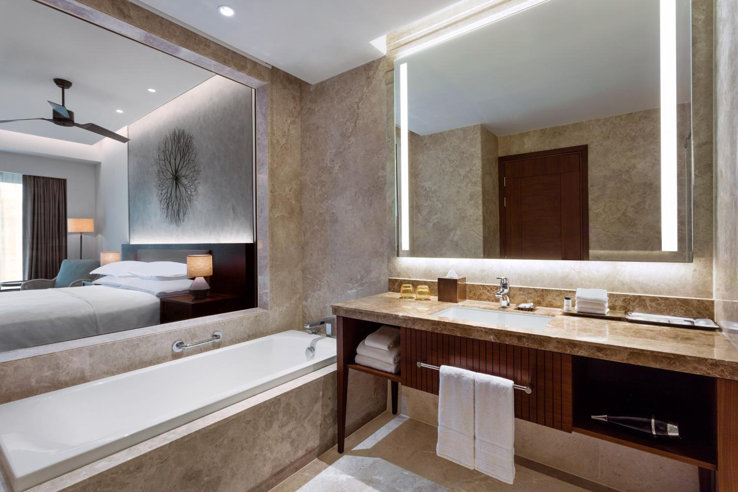 Sea View King Bedded Room - Complimentary HiTea by the Beach photo 3