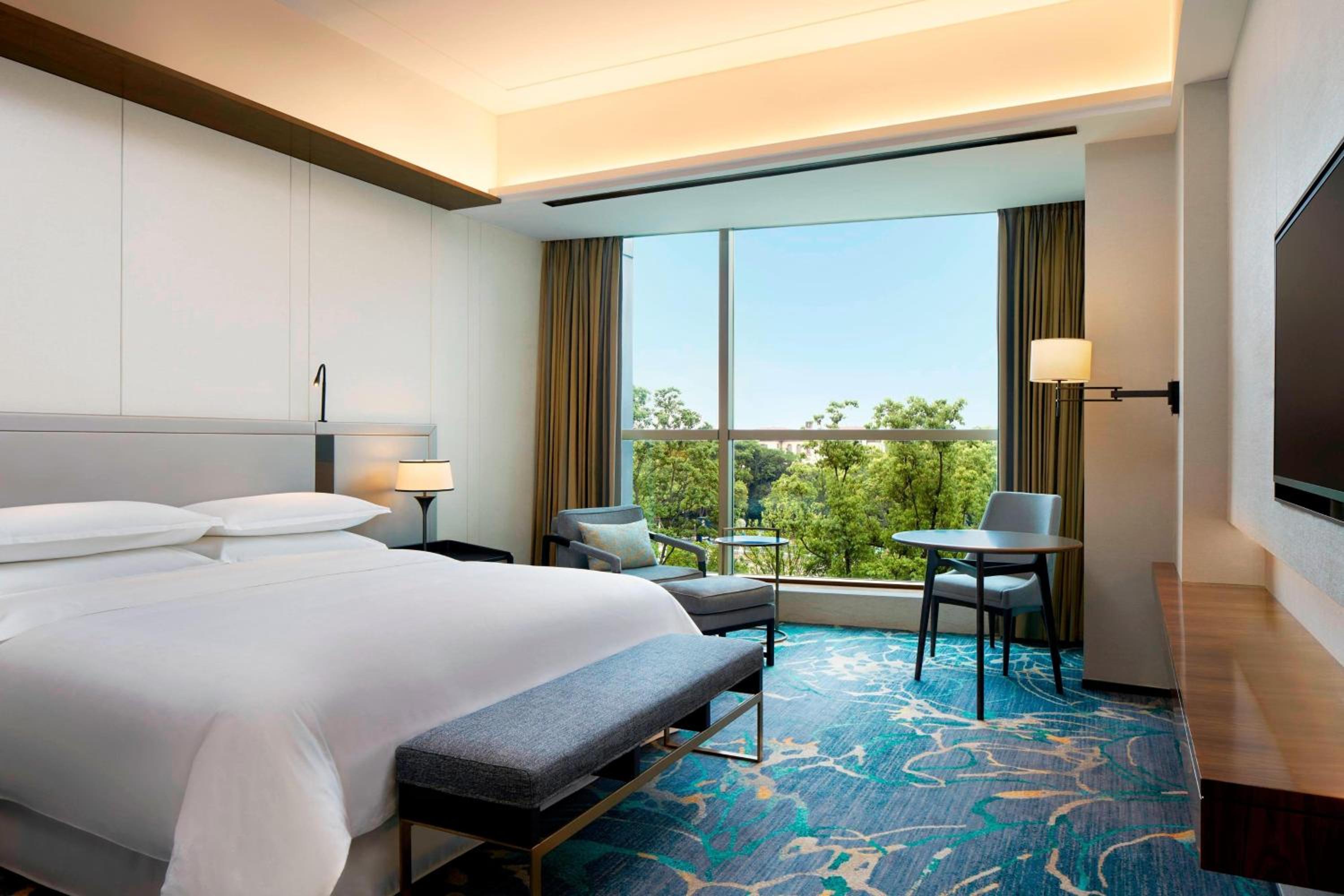 Premium King Room photo 1