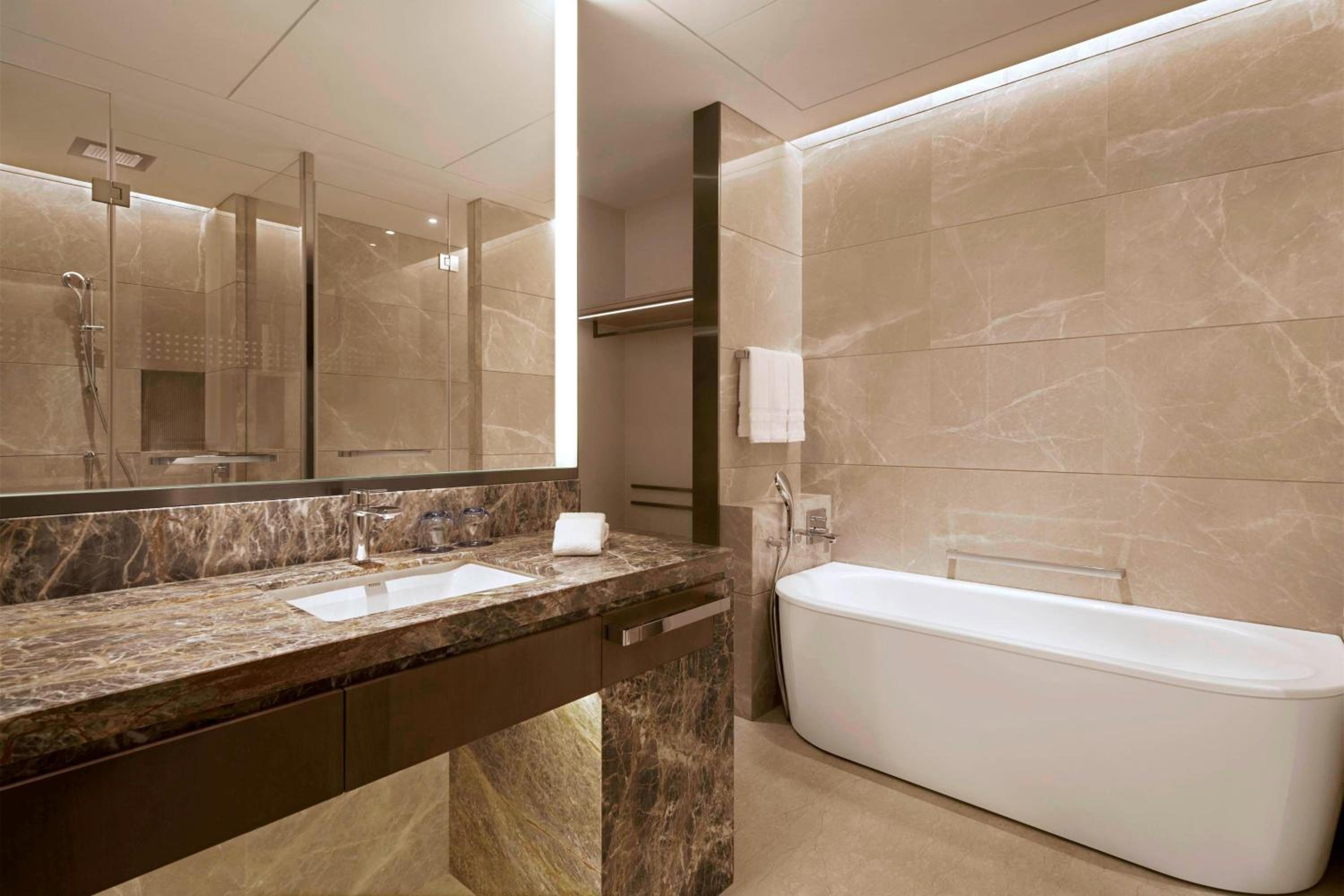 Premium Twin Room photo 2