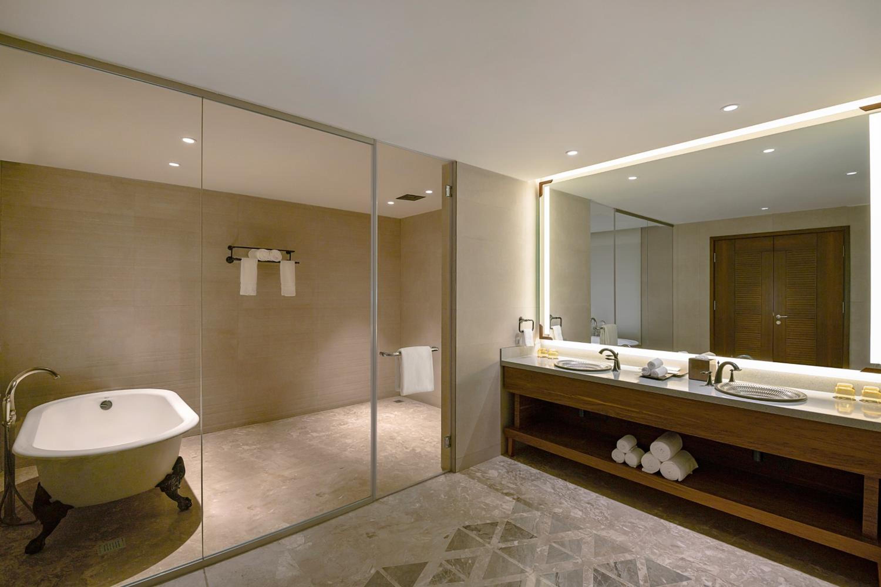 Sea View Top Floor, Private Pool , Presidential Suite King - Complimentary HiTea by the Beach, 10% discount on Spa and transportation services