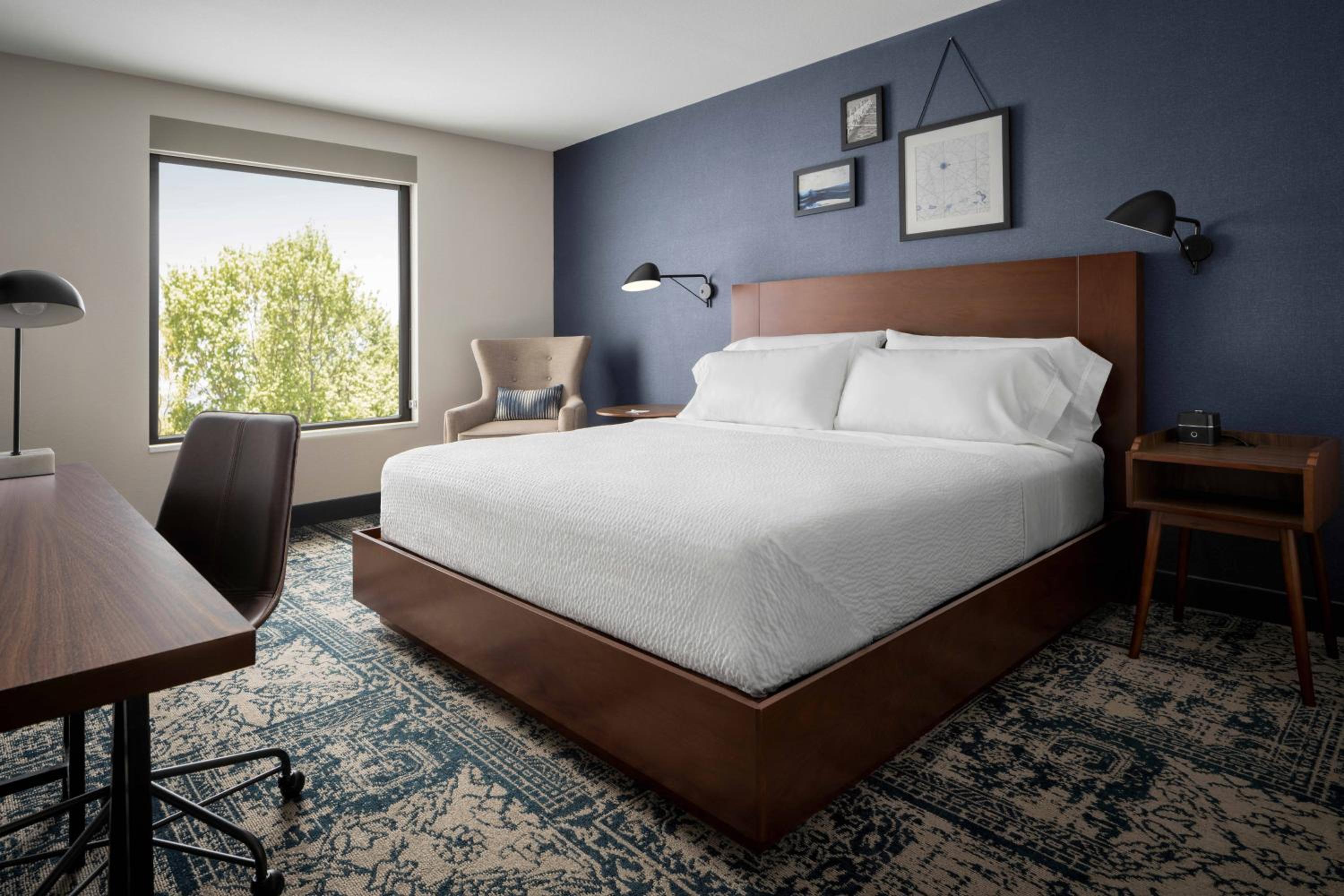 Traditional Guest room with 2 Queen Bed - Photo 1