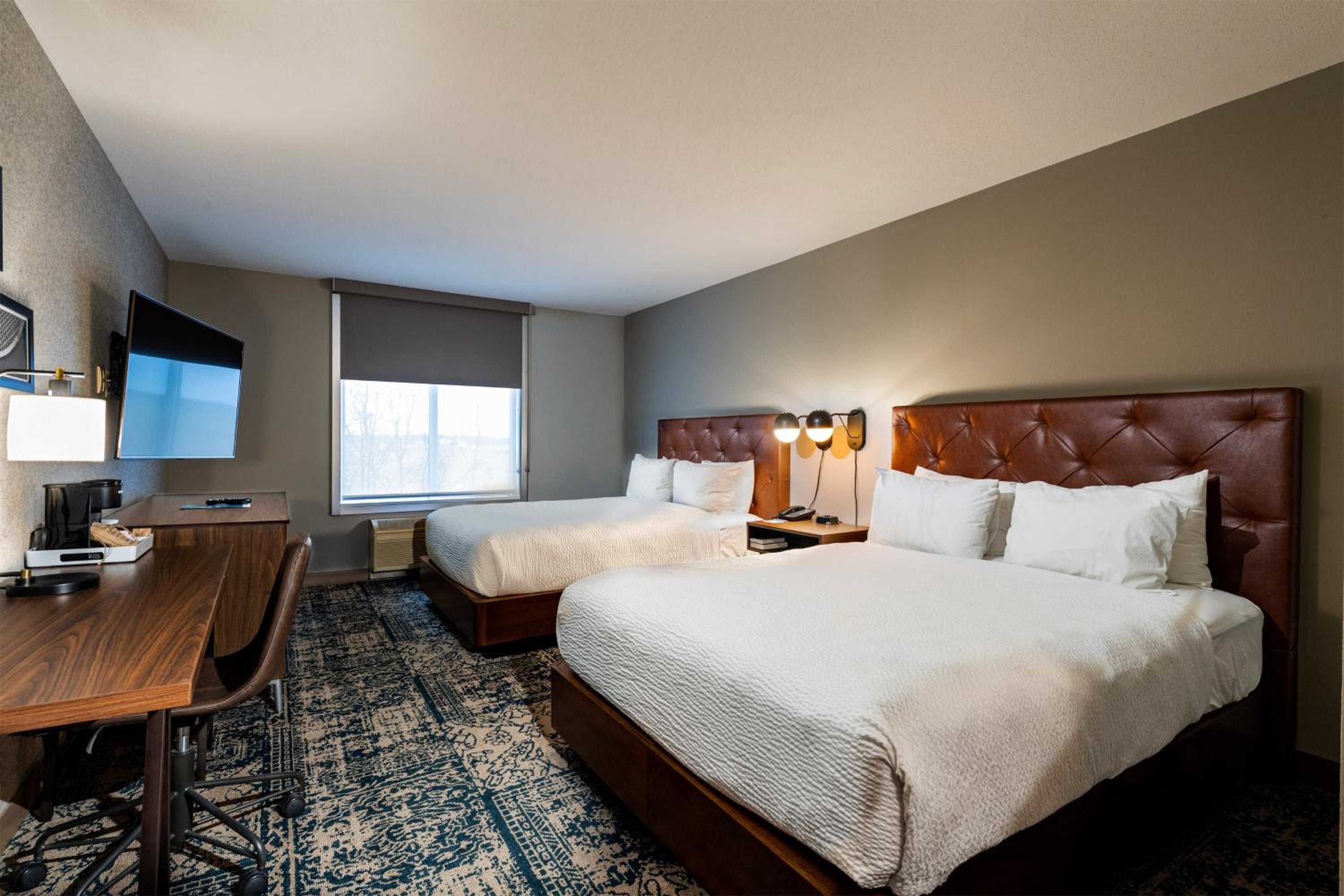 Quadruple Room with Two Queen Beds - Disability Access/Non Smoking - Photo 1