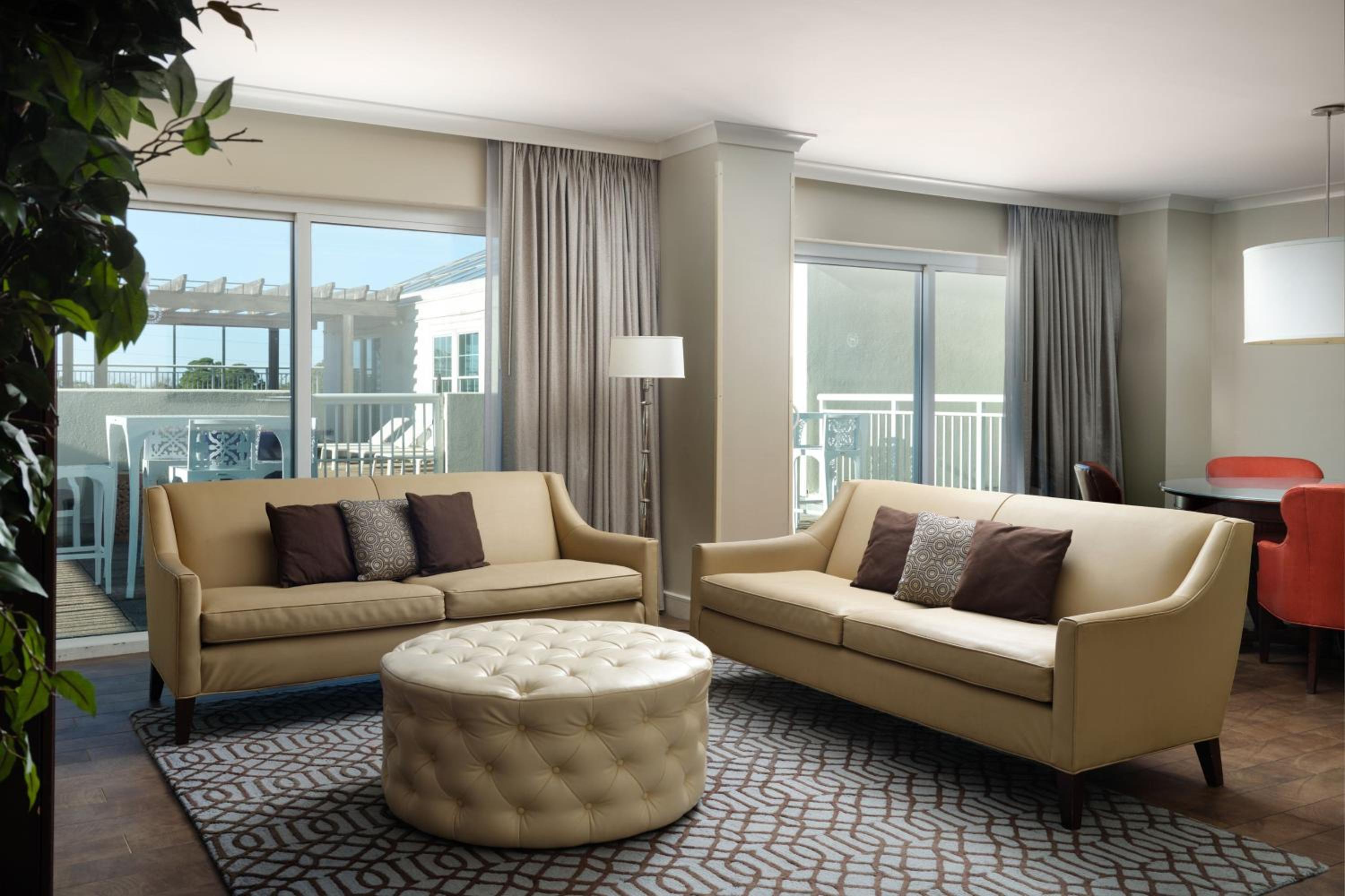 Hospitality Suite, Sofa bed, Corner room, Pool access photo 1