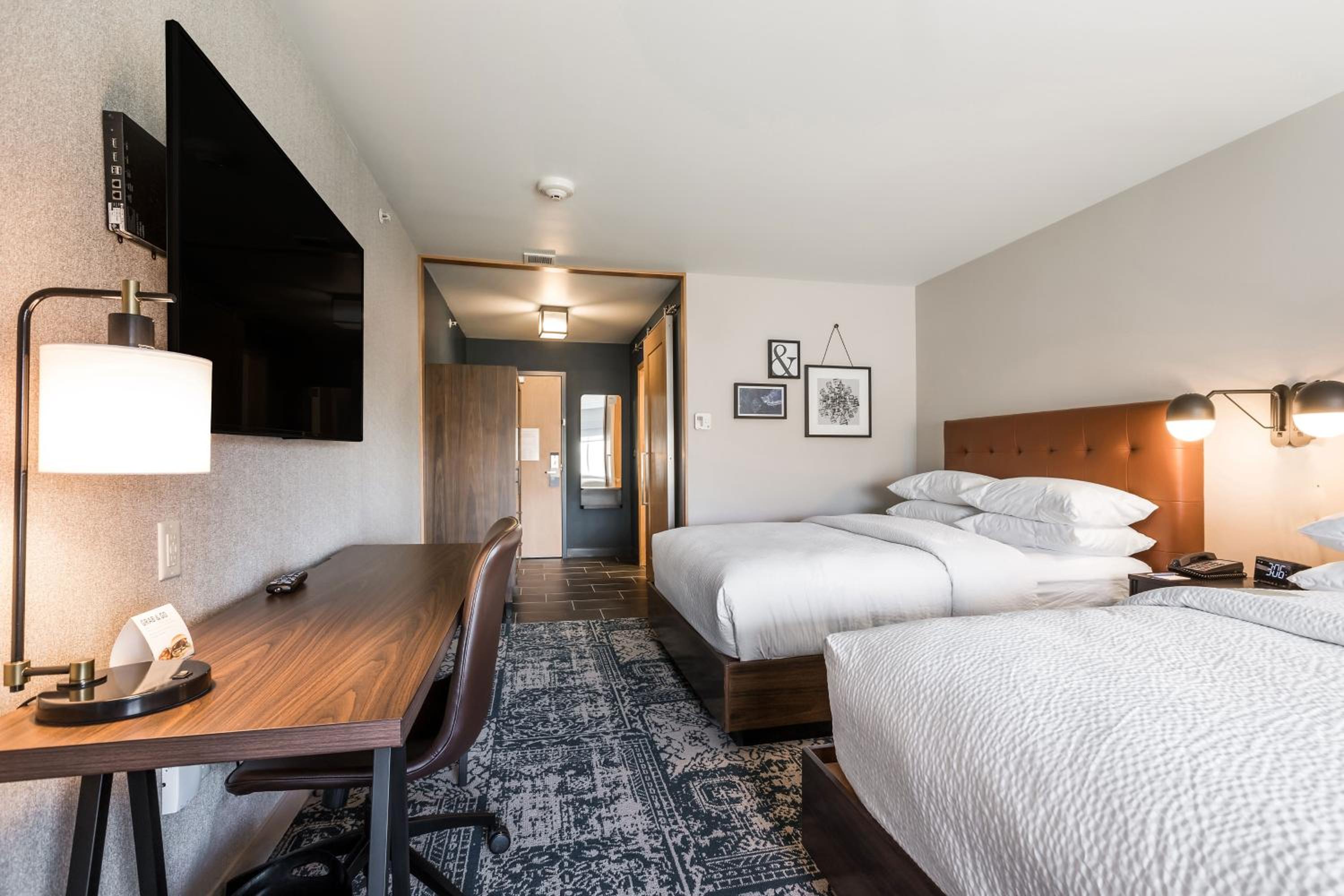 Traditional Room, Guest room, 2 Queen - Photo 2