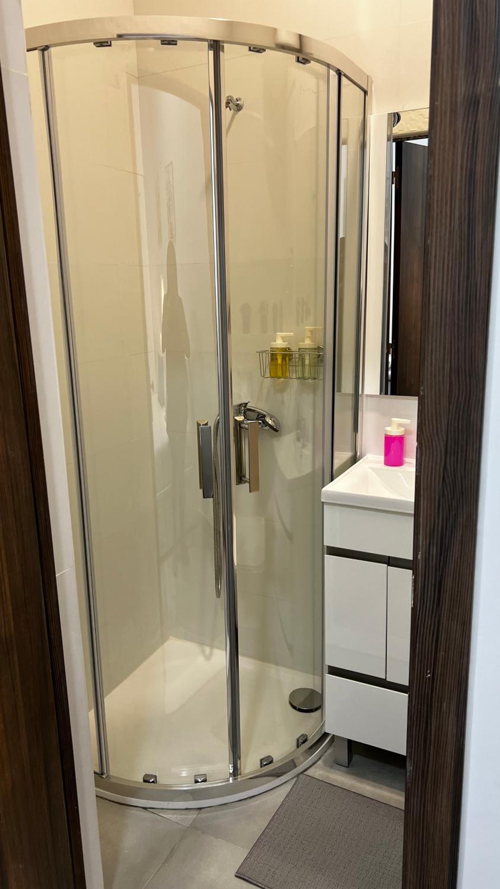 Double Room With Private Bathroom - Photo 11
