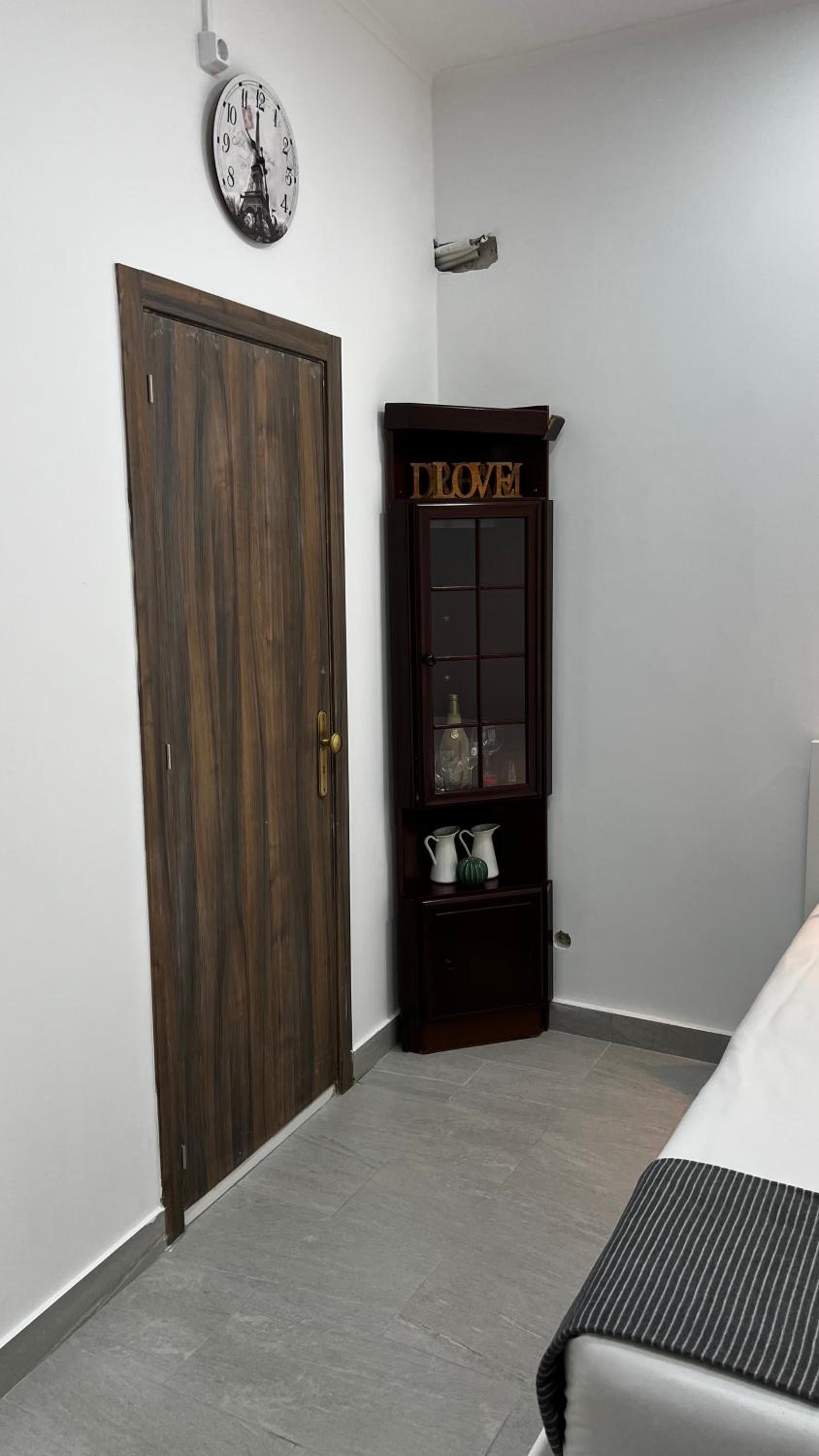 Double Room With Private Bathroom - Photo 2