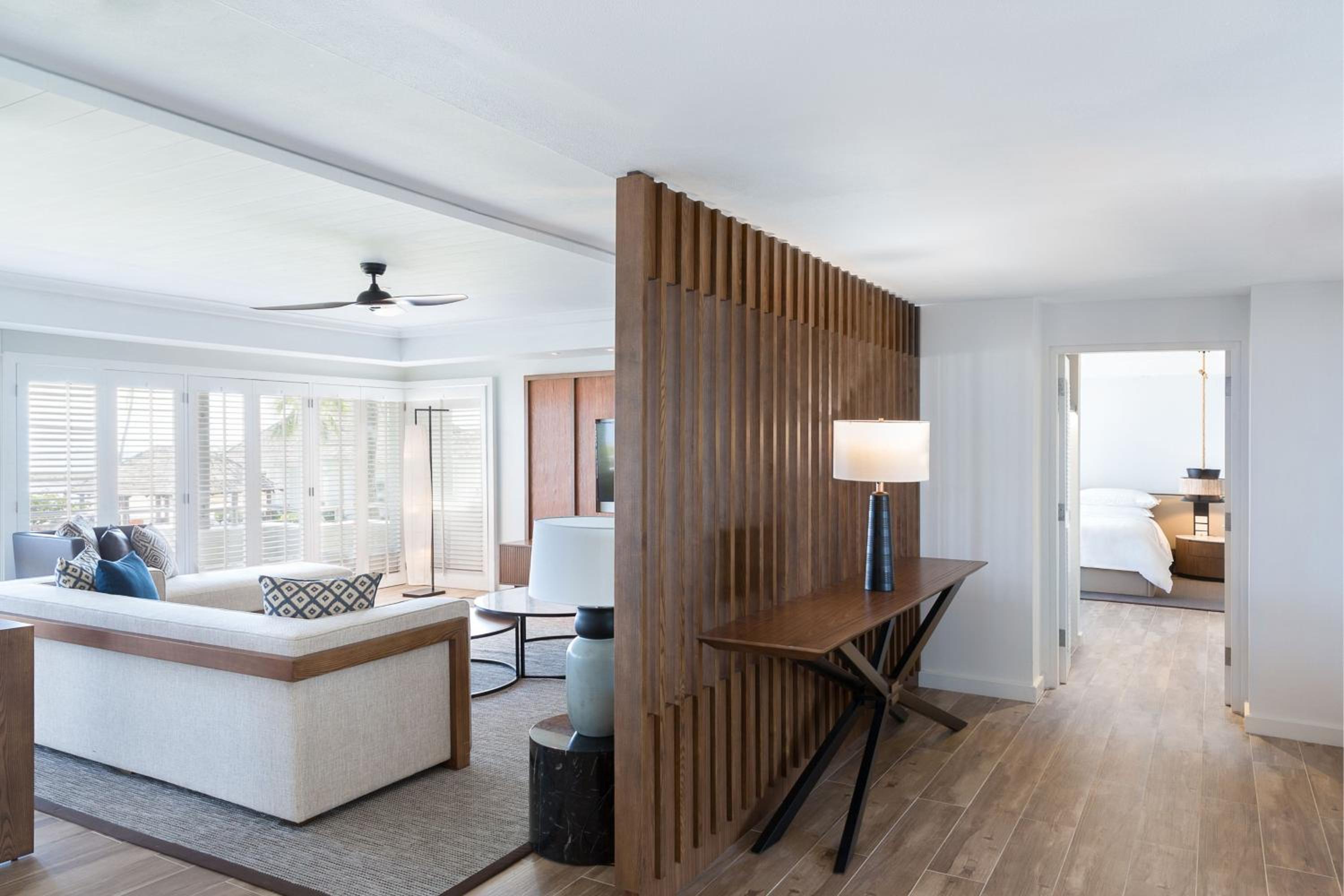 1 Bedroom Presidential Suite, 1 King, Oceanfront - Photo 4