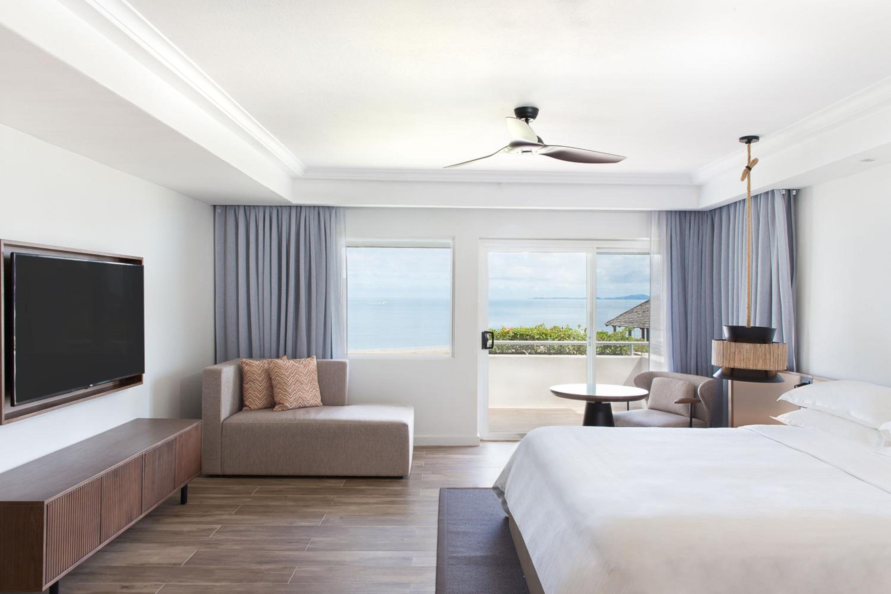 1 Bedroom Presidential Suite, 1 King, Oceanfront - Photo 1