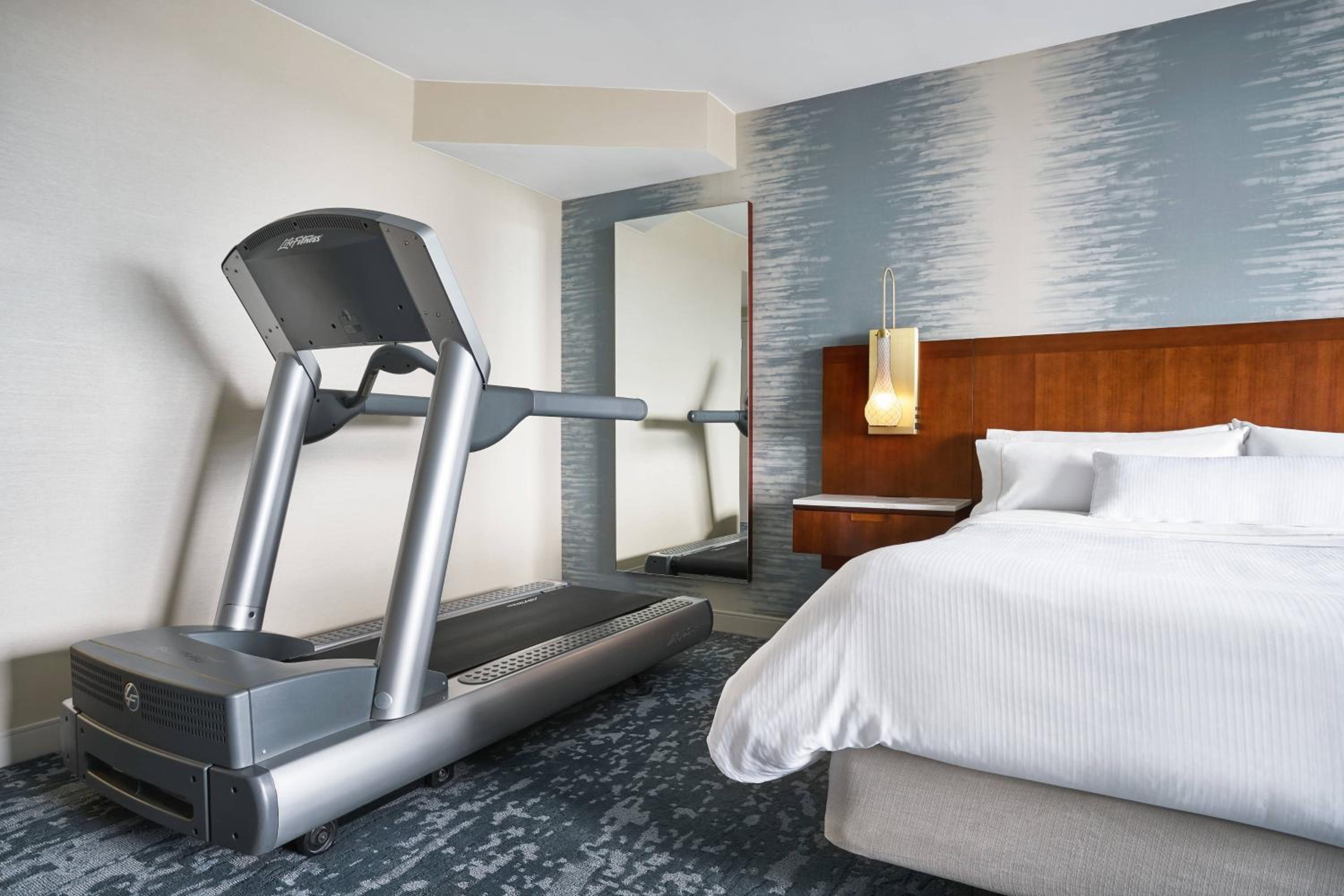 WestinWORKOUT, Guest room, 1 King - Photo 2