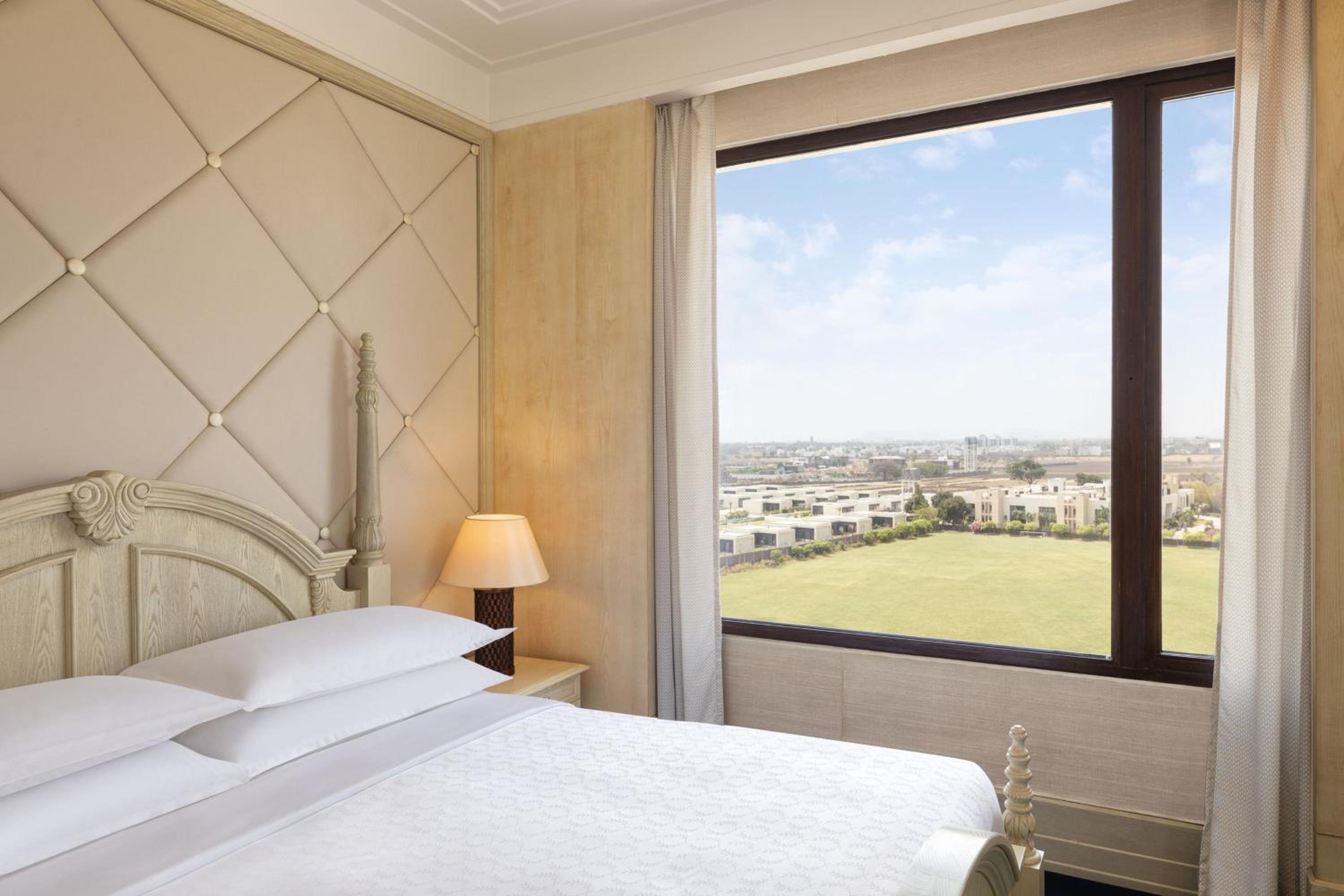 Grand Royal Suite, Suite, 1 King, Sofa bed, City view,Club Lounge Access,Complimentary Cocktails/ Non Alcoholic beverages, Sat,Sun -1800-2000 hours, Legal dry days excluded