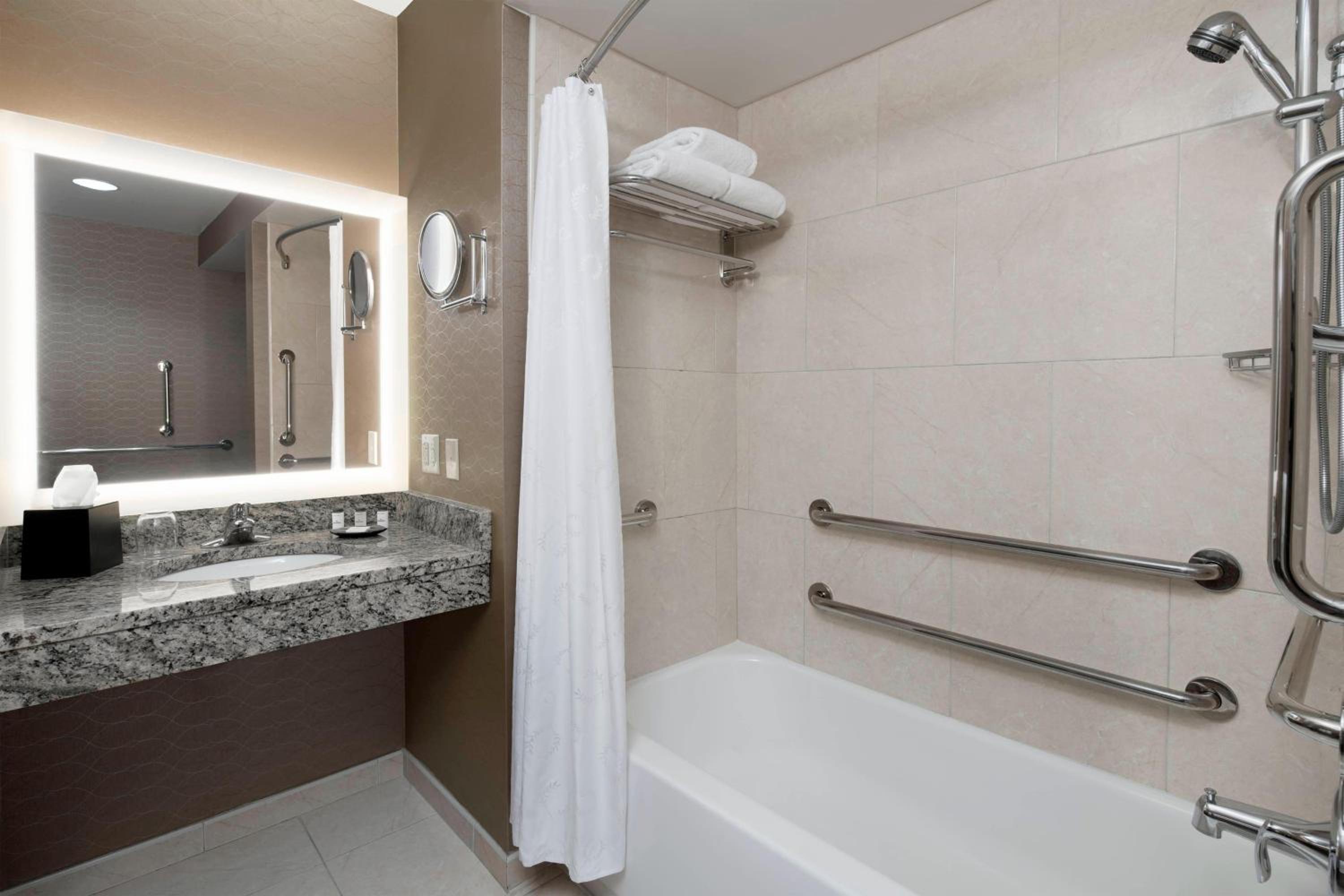 Double Room with Two Double Beds photo 2