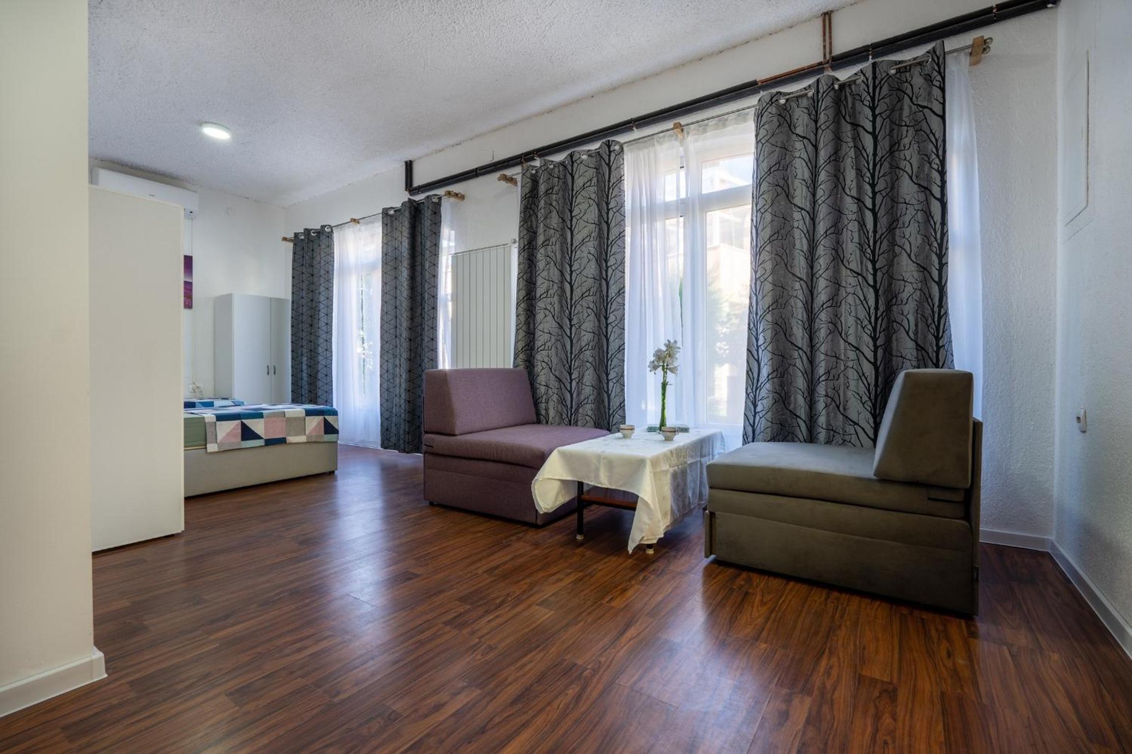 Studio Apartment with Garden View photo 2