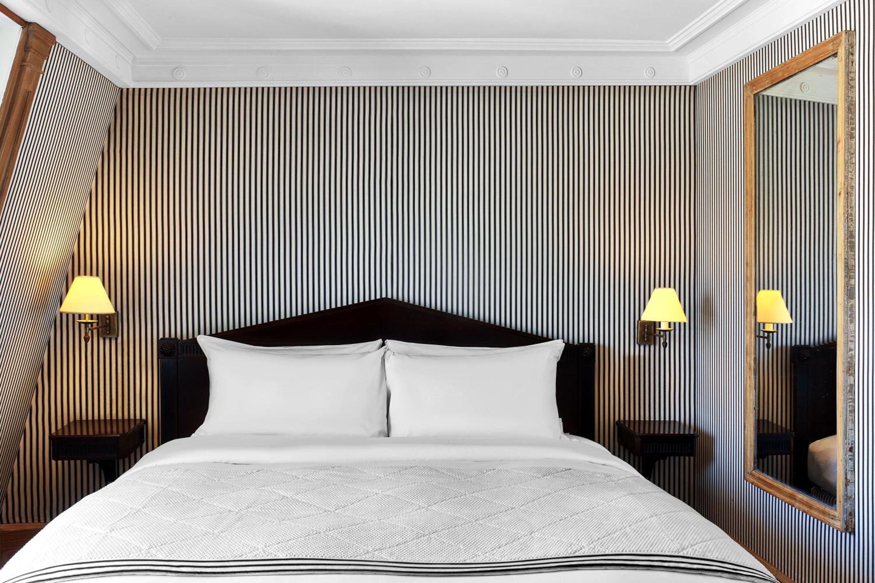 Suite Lit Queen-Size avec Canapé-Lit – Vue sur Tour Eiffel Suite Lit Queen-Size avec Canapé-Lit – Vue sur Tour Eiffel