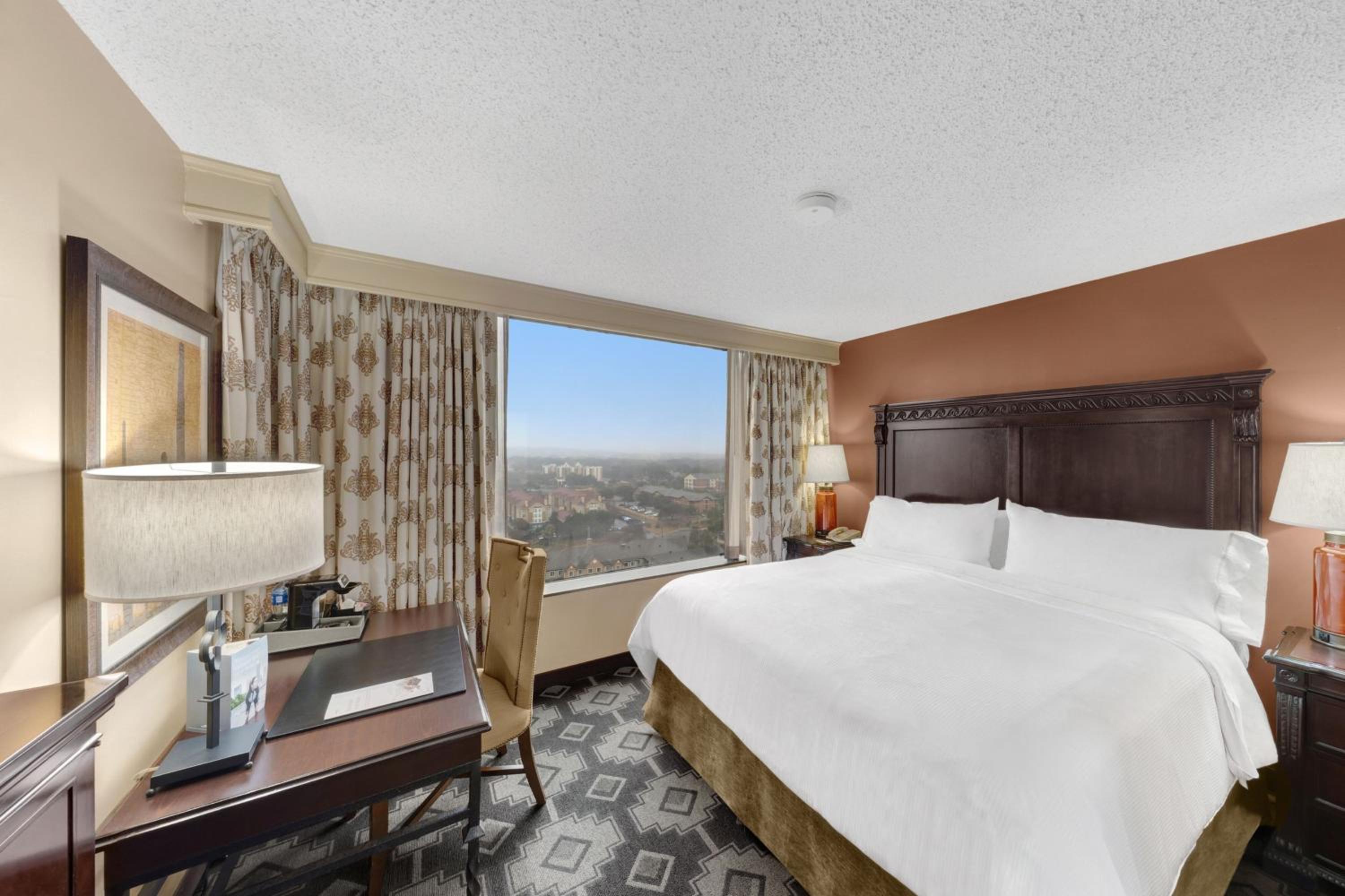 Executive King Room with Sofa Bed - Photo 4