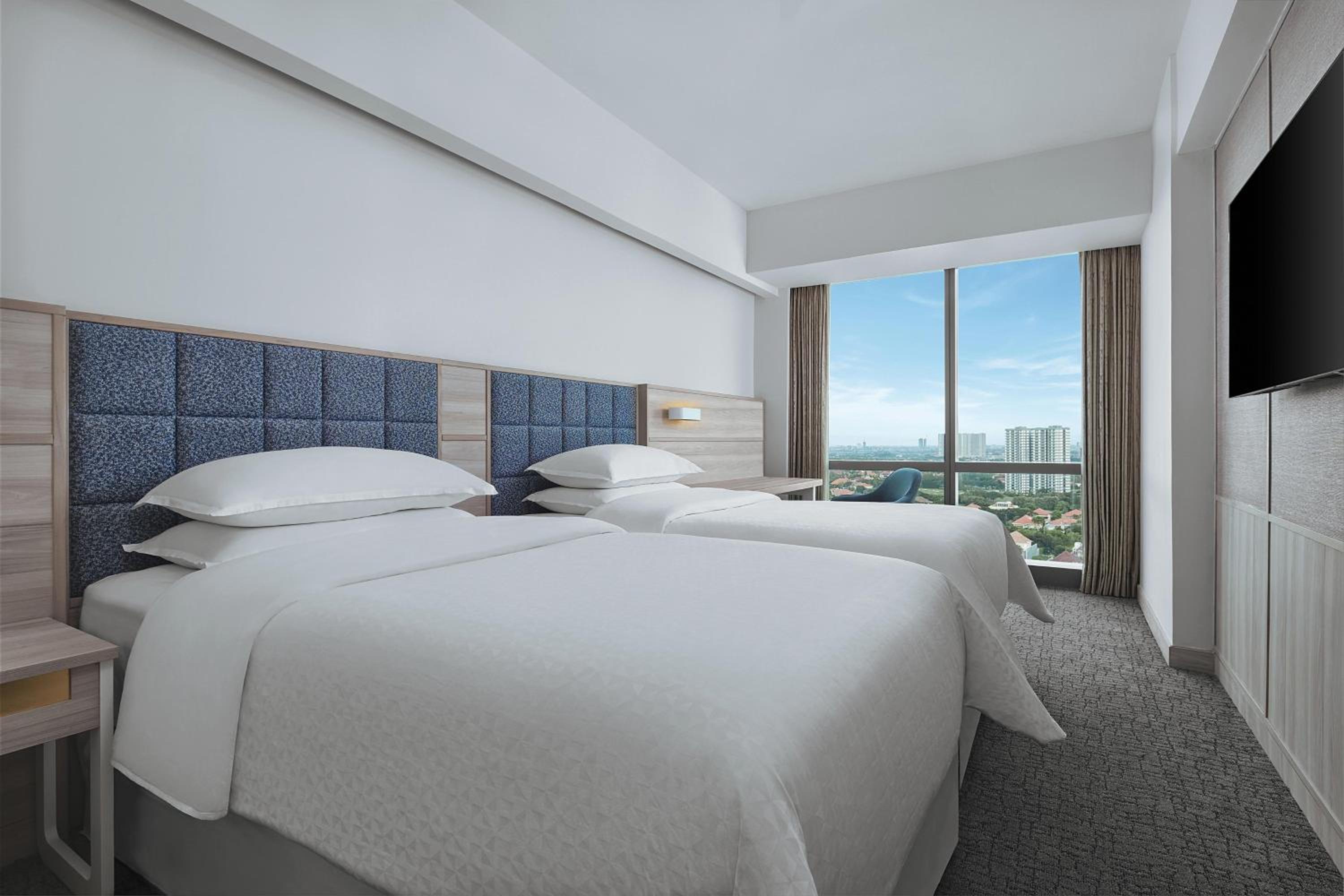 Deluxe Guest Room with 2 Single Beds  - Photo 1
