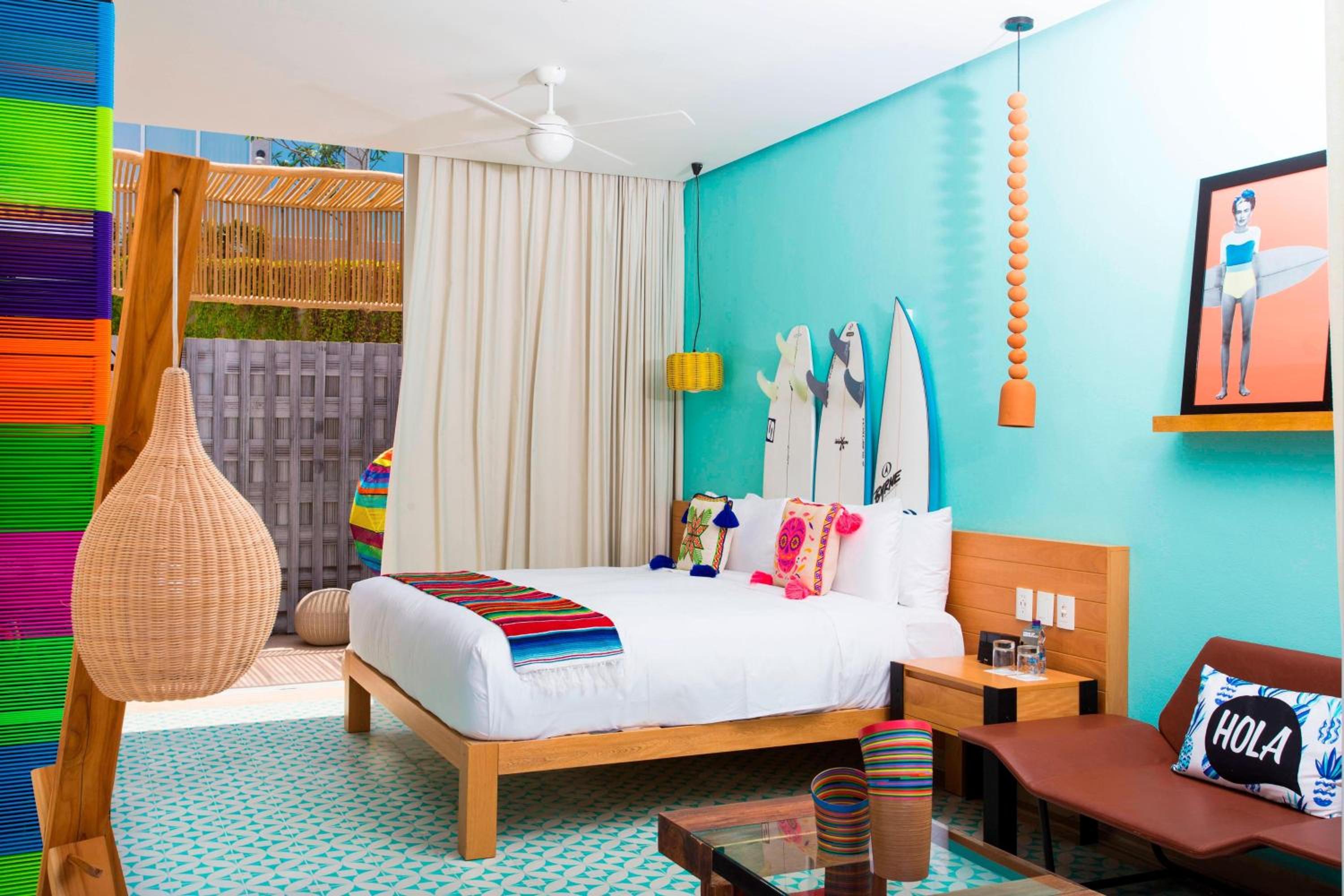 Deluxe King Room with Lake View