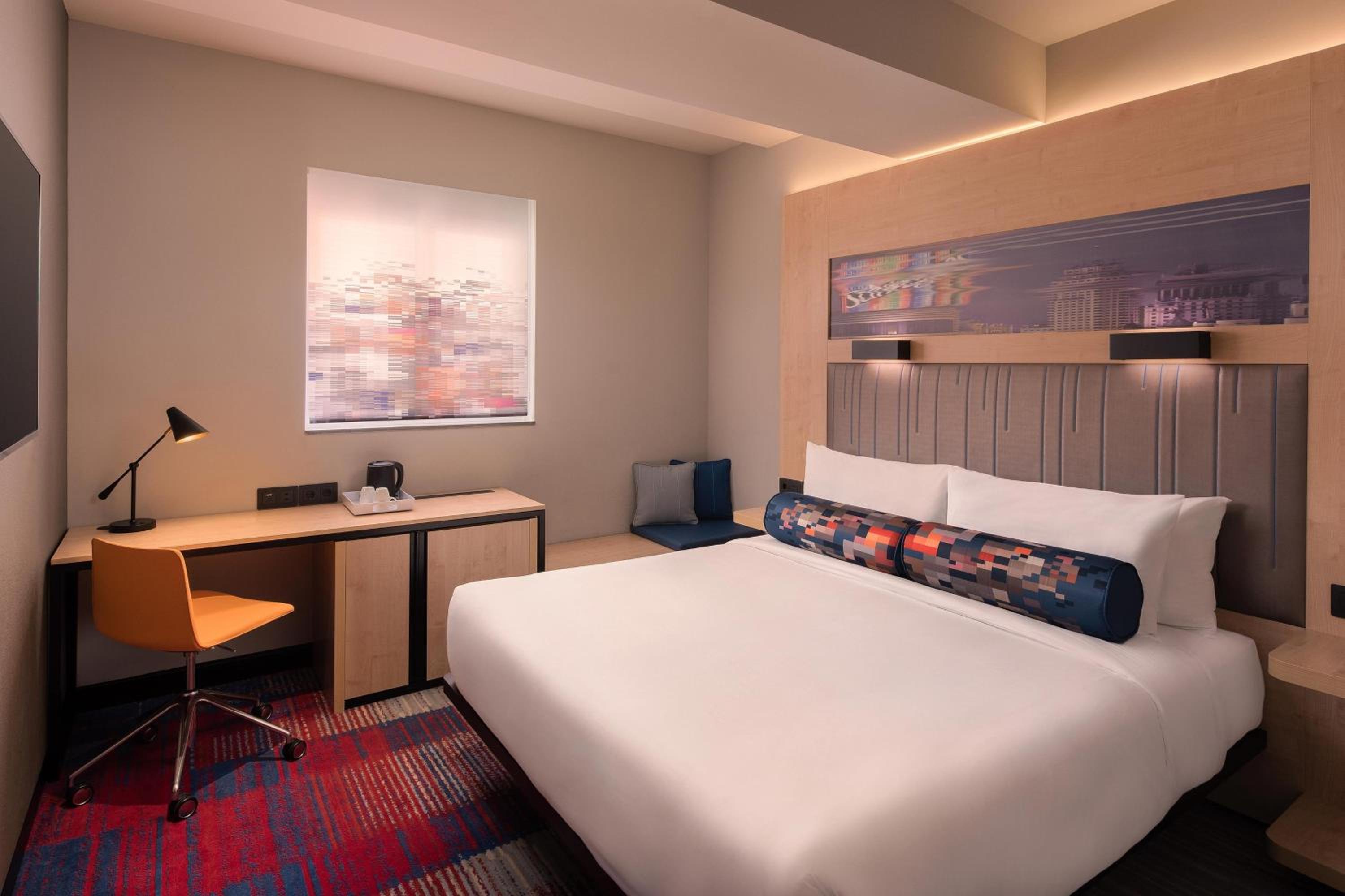 Aloft King Room - Photo 7