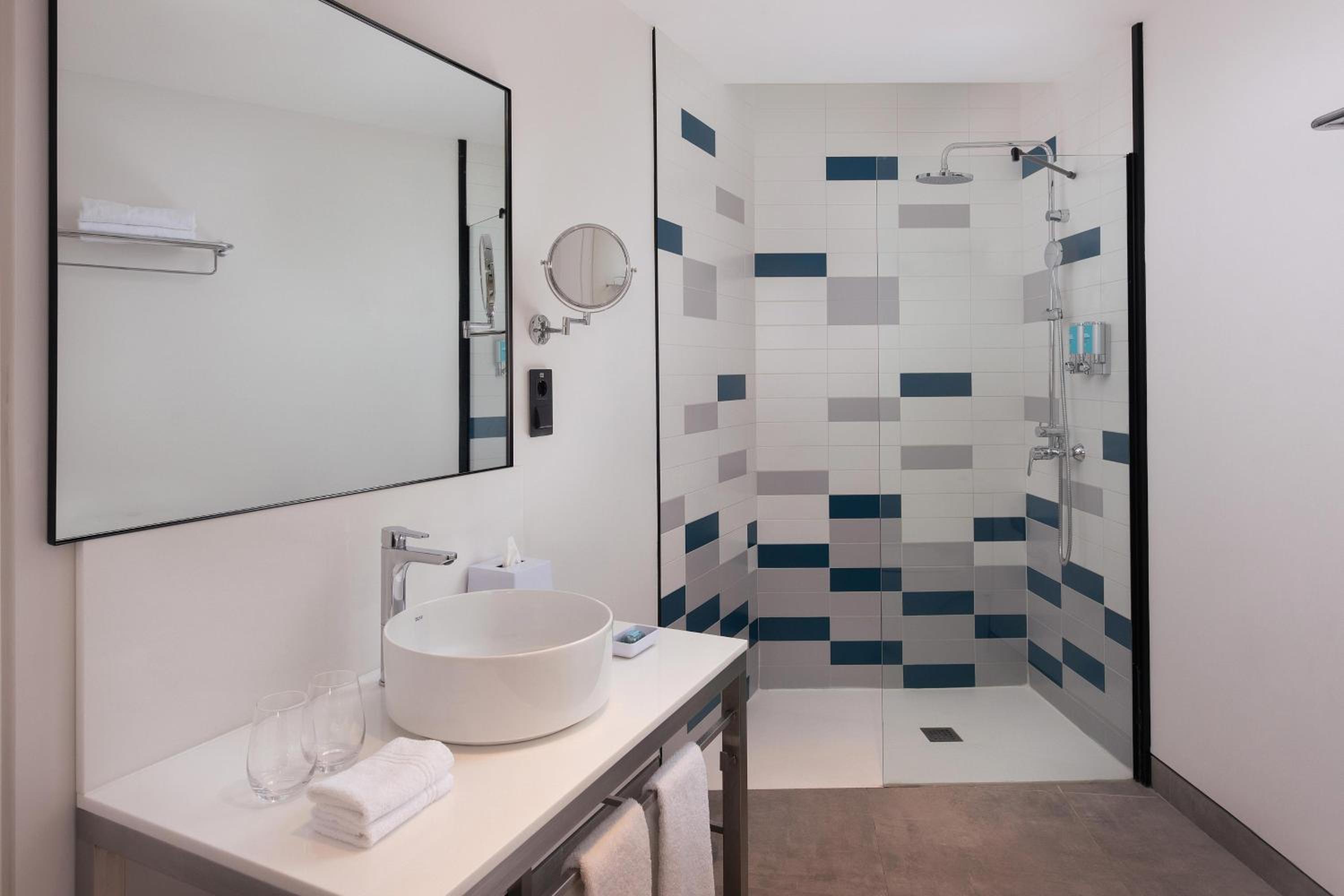 Aloft Premium King Room