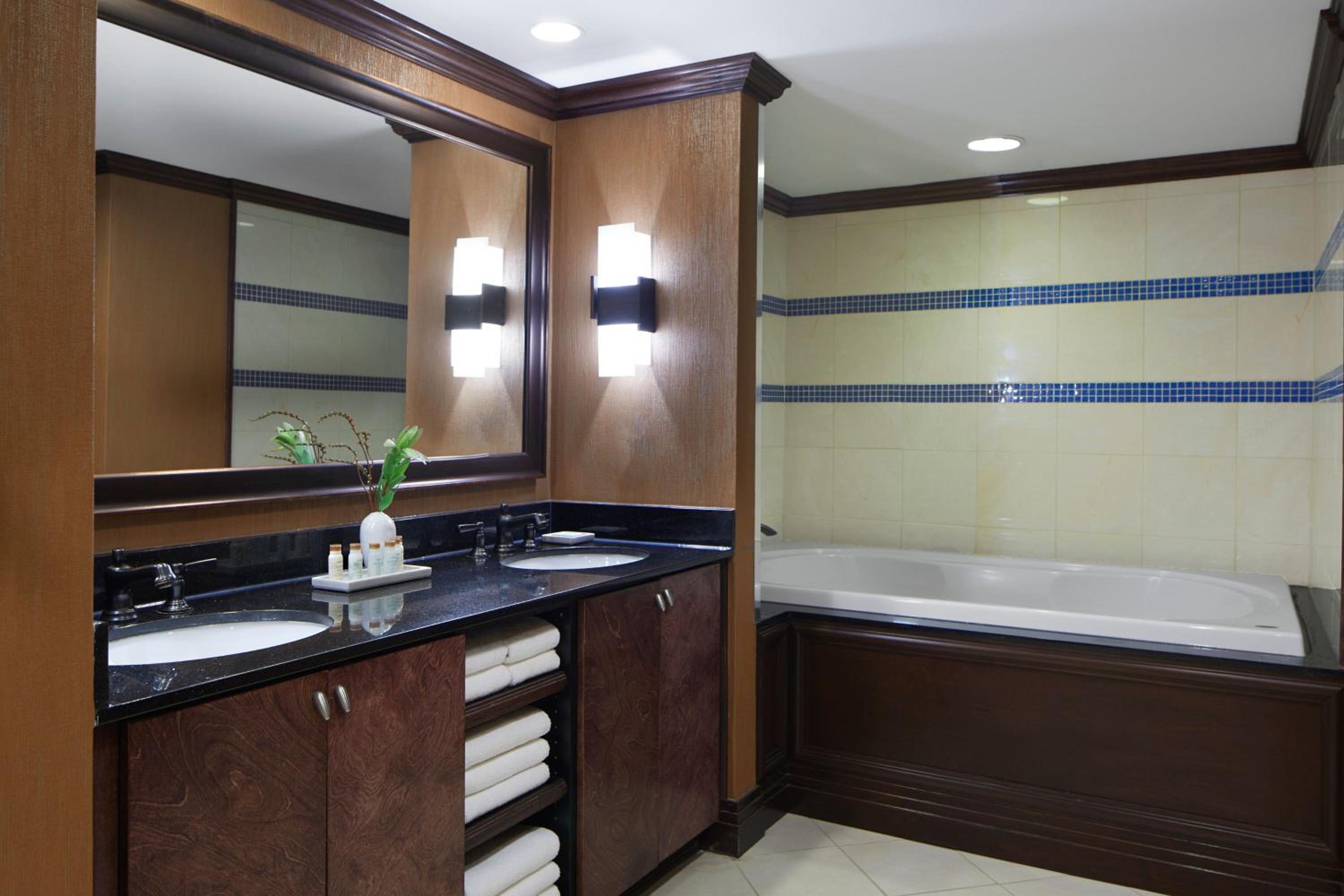 King Room - Hearing Accessible - Photo 6