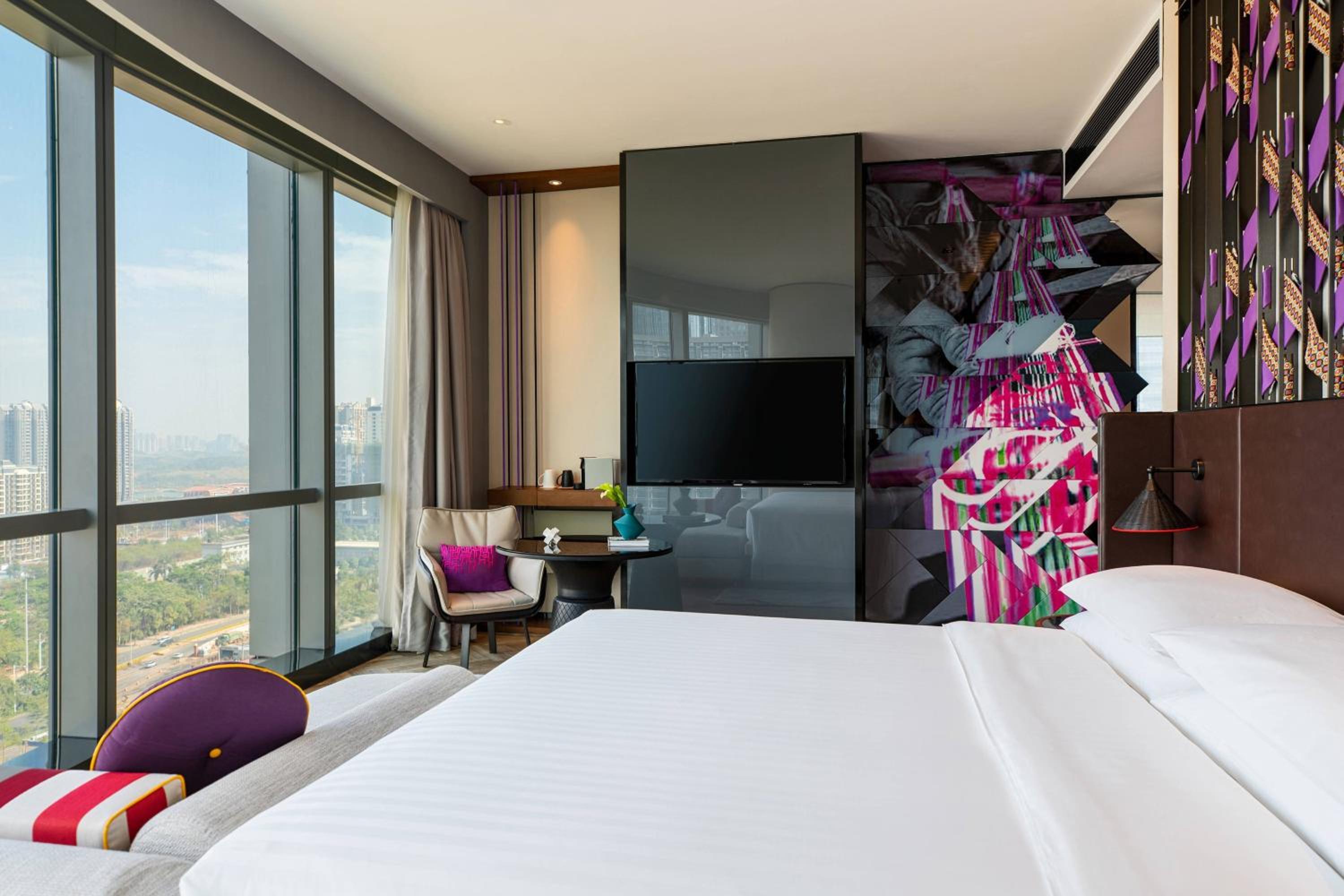 Premium King Room with City View photo 1