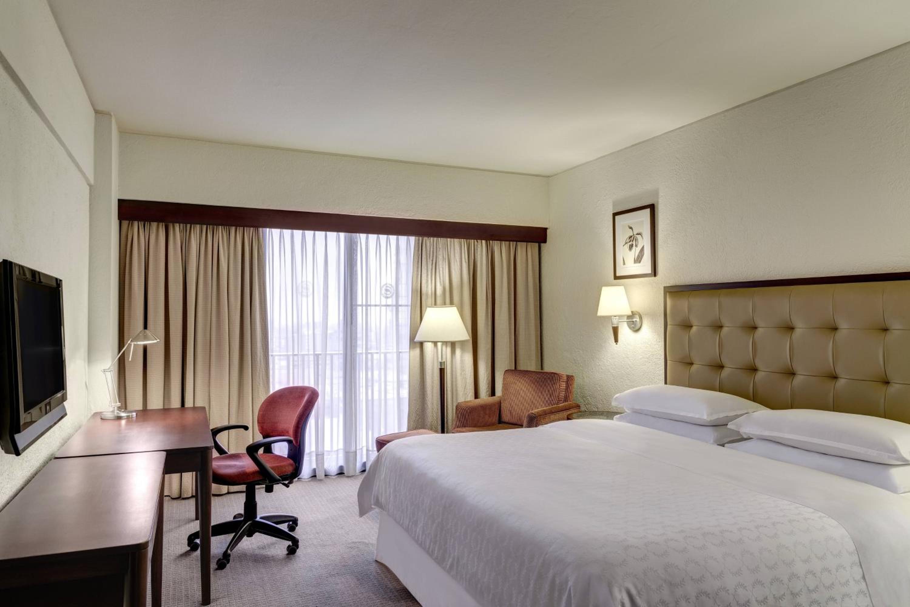 Classic, Guest room, 1 King - Photo 2