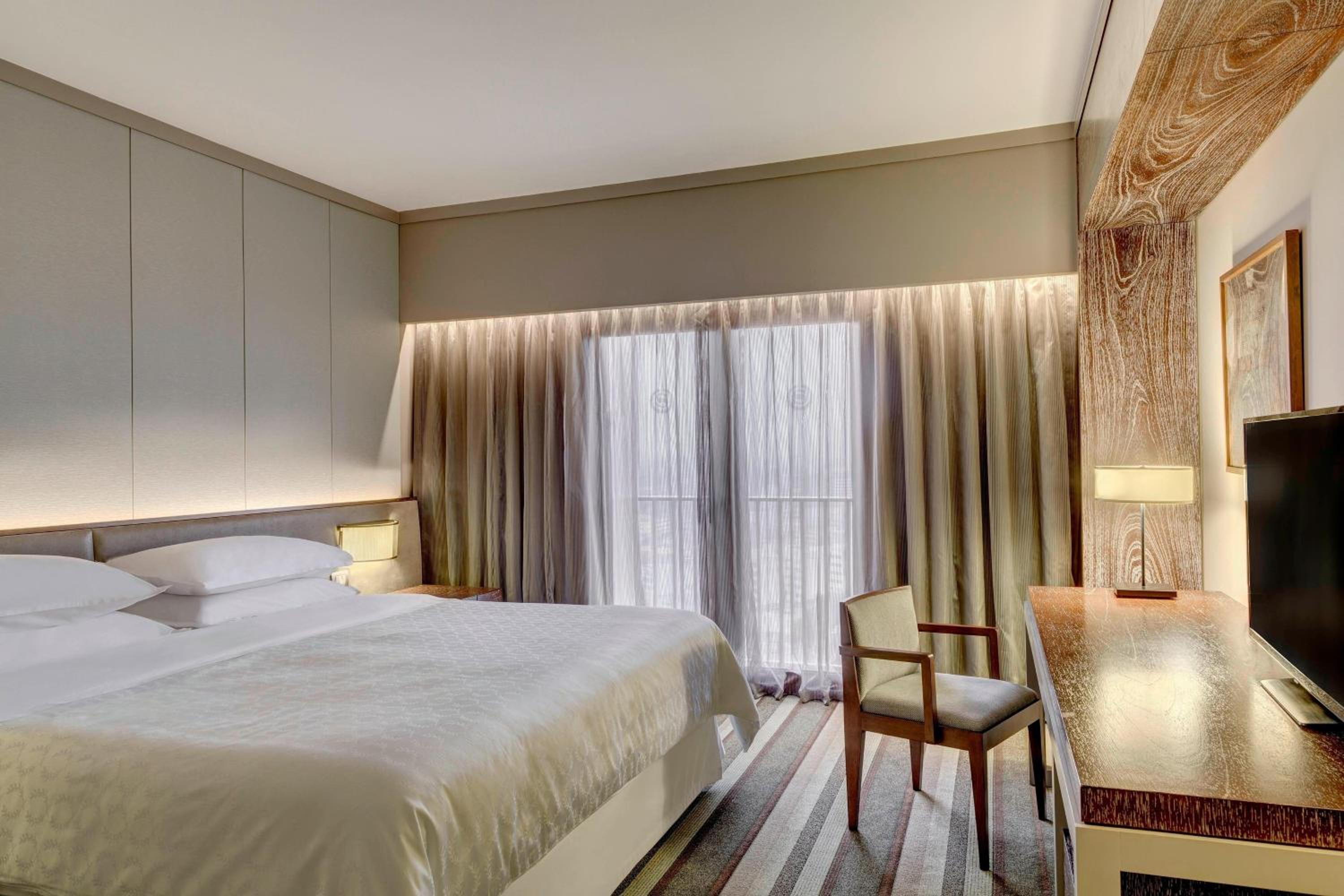 Suite Le Meridien, Executive Suite, 1 King - Photo 12