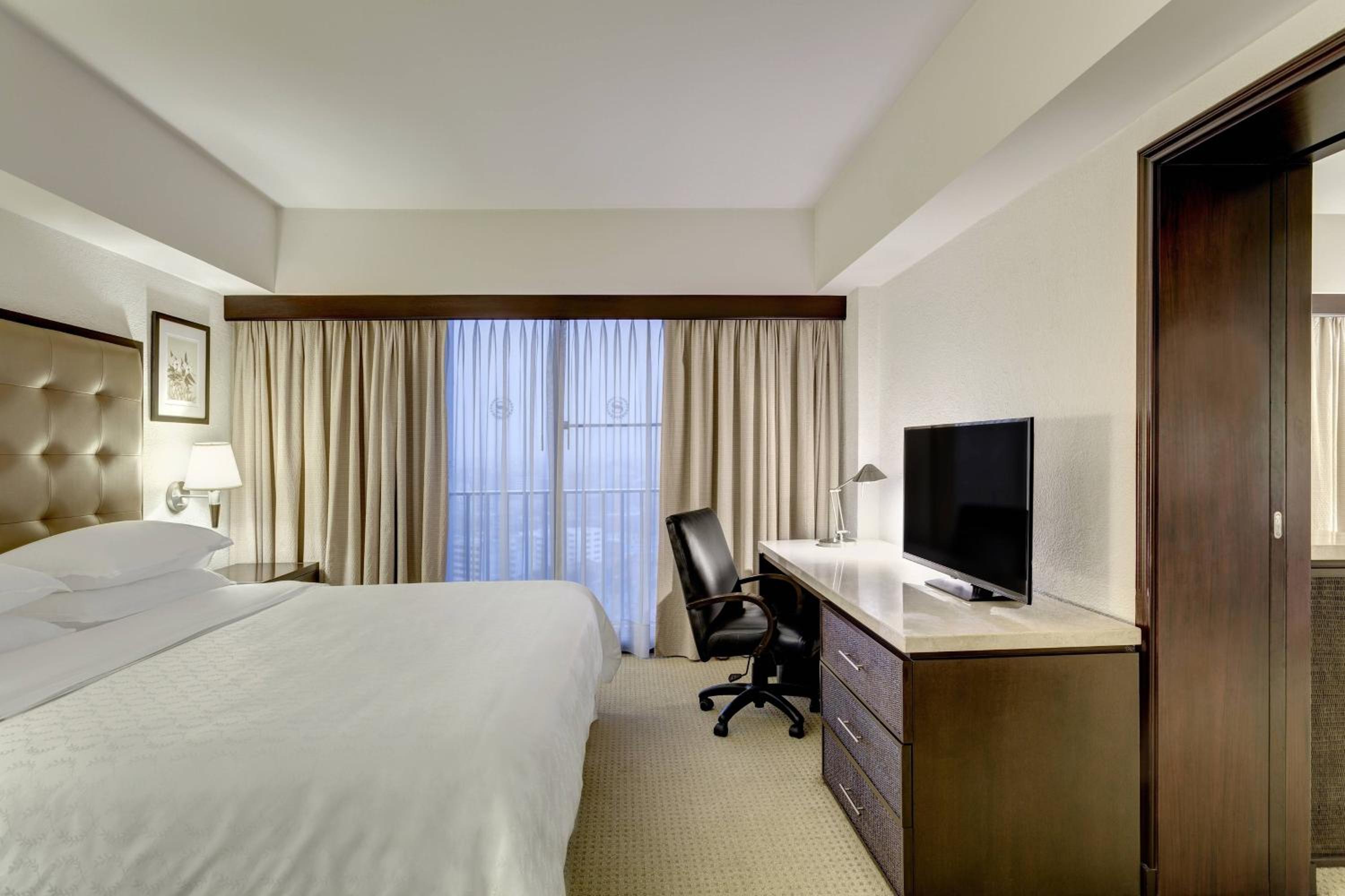 Junior Suite, Junior Suite, 1 King - Photo 6