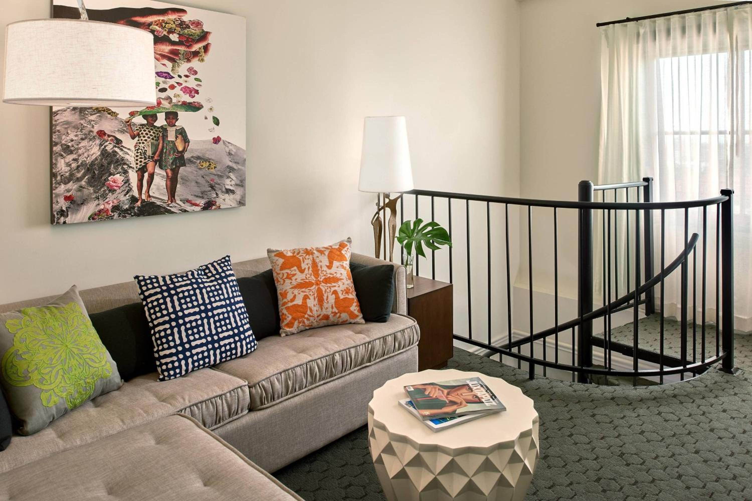 Executive Loft, 1 Bedroom Bi-level Loft, 1 King, Sofa Bed, 2 Bathrooms, City View