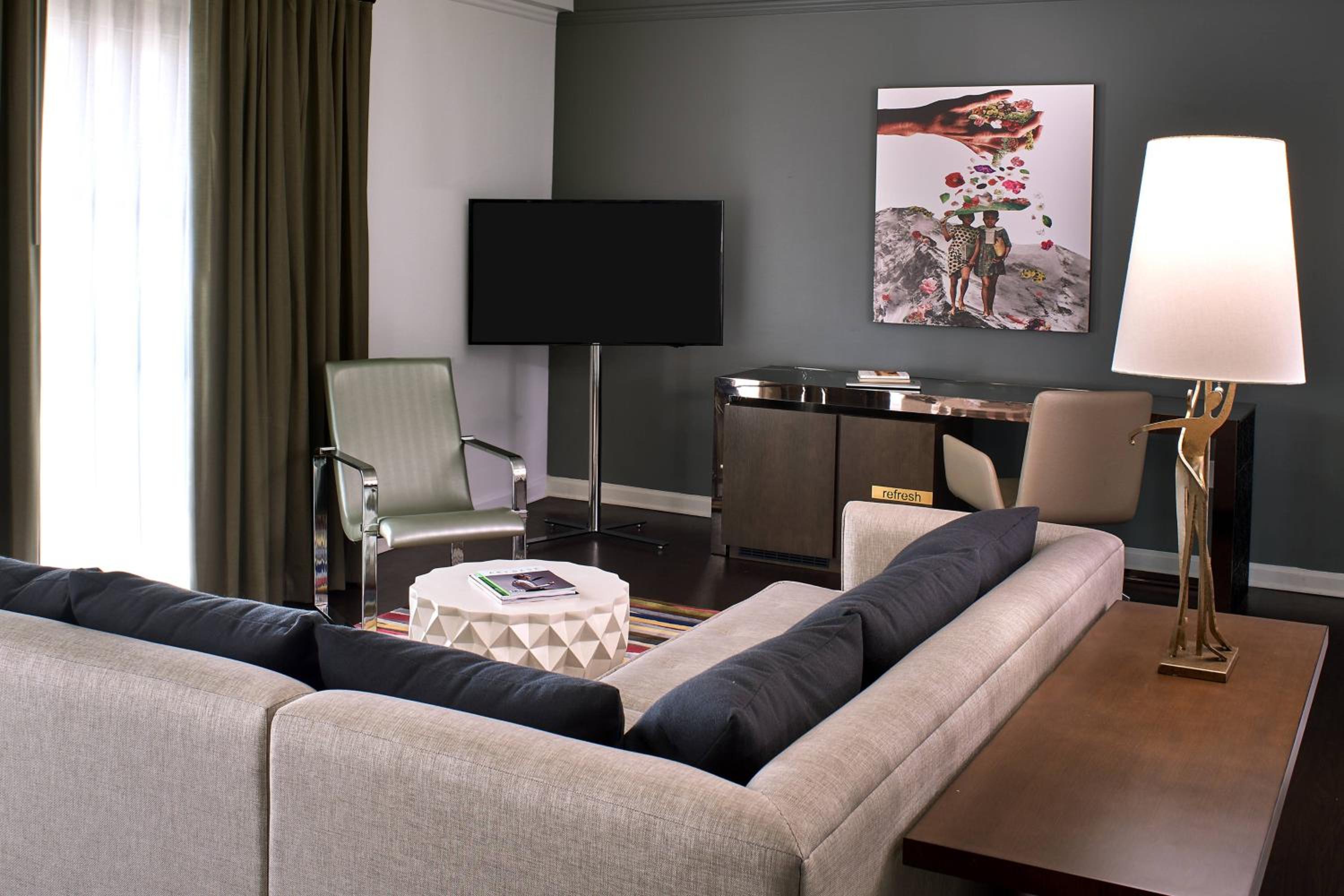 Miracle Suite, Junior Suite, 1 King, City view