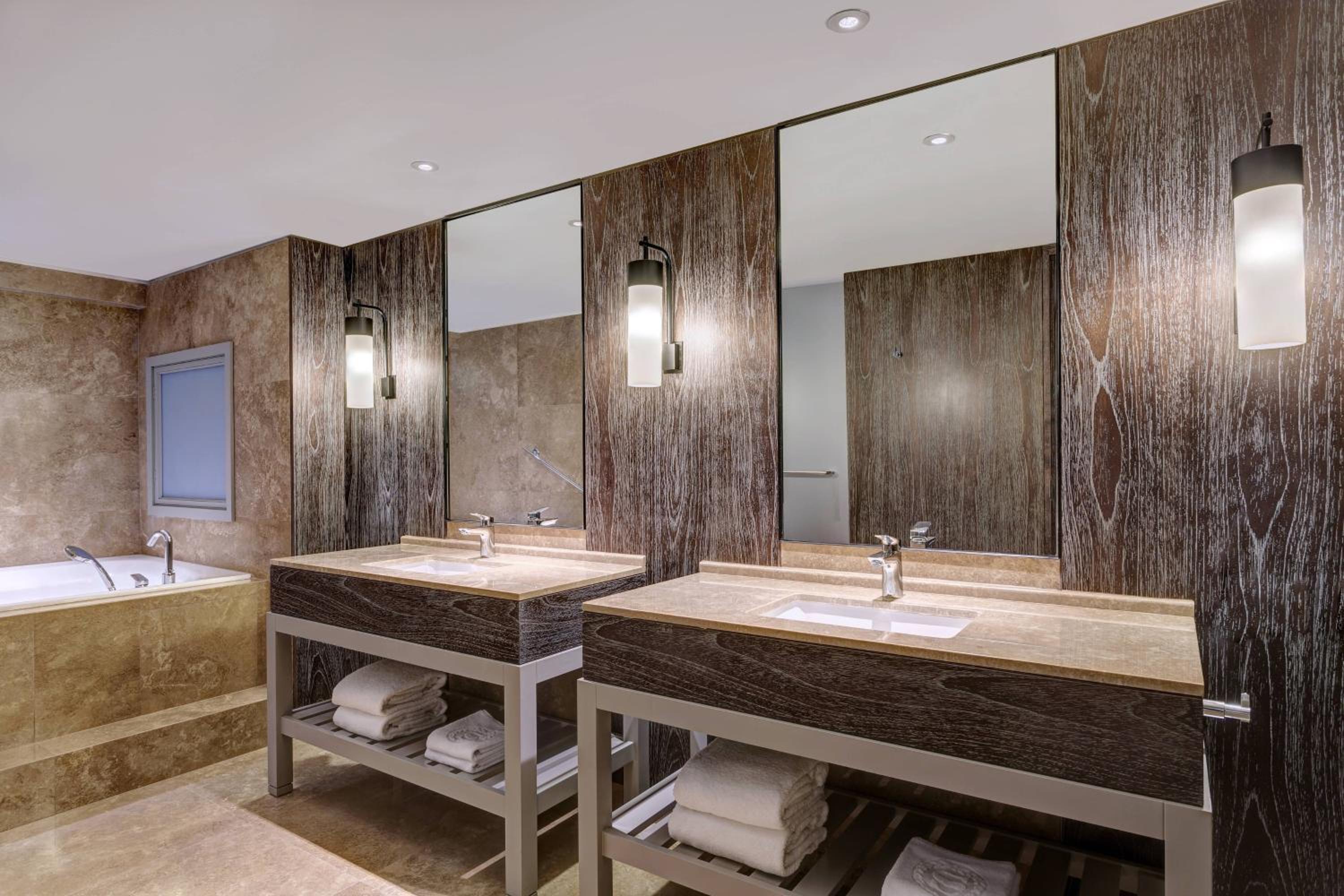 Presidential Suite, 1 King photo 3